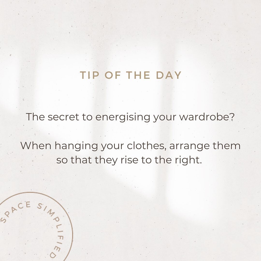 Tuesday tip - to give your wardrobe that boutique feel, arrange your wardrobe with longer, darker heavier items on the left and shorter lighter items on the right. ✨

Try it! It will make you feel 😌

📷: Beautiful styling from @scandinavianstylist 
