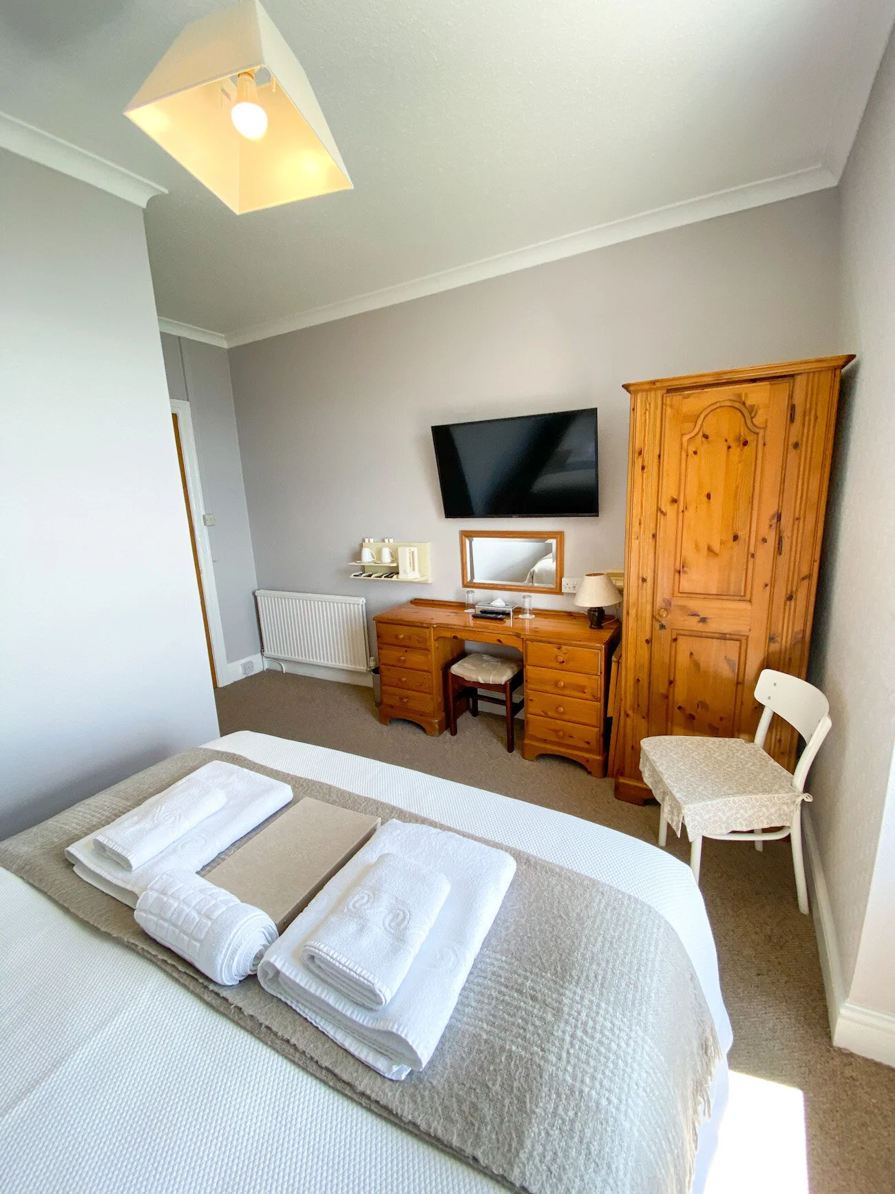 ocean-view-room-coastal-hotel-cornwall-housel-bay