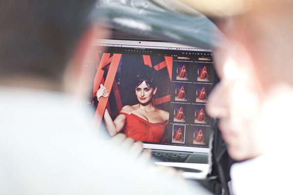 43-Campari-Calendar-2013_Penelope-Cruz_BTS_DECEMBER_by_Schuller.jpg