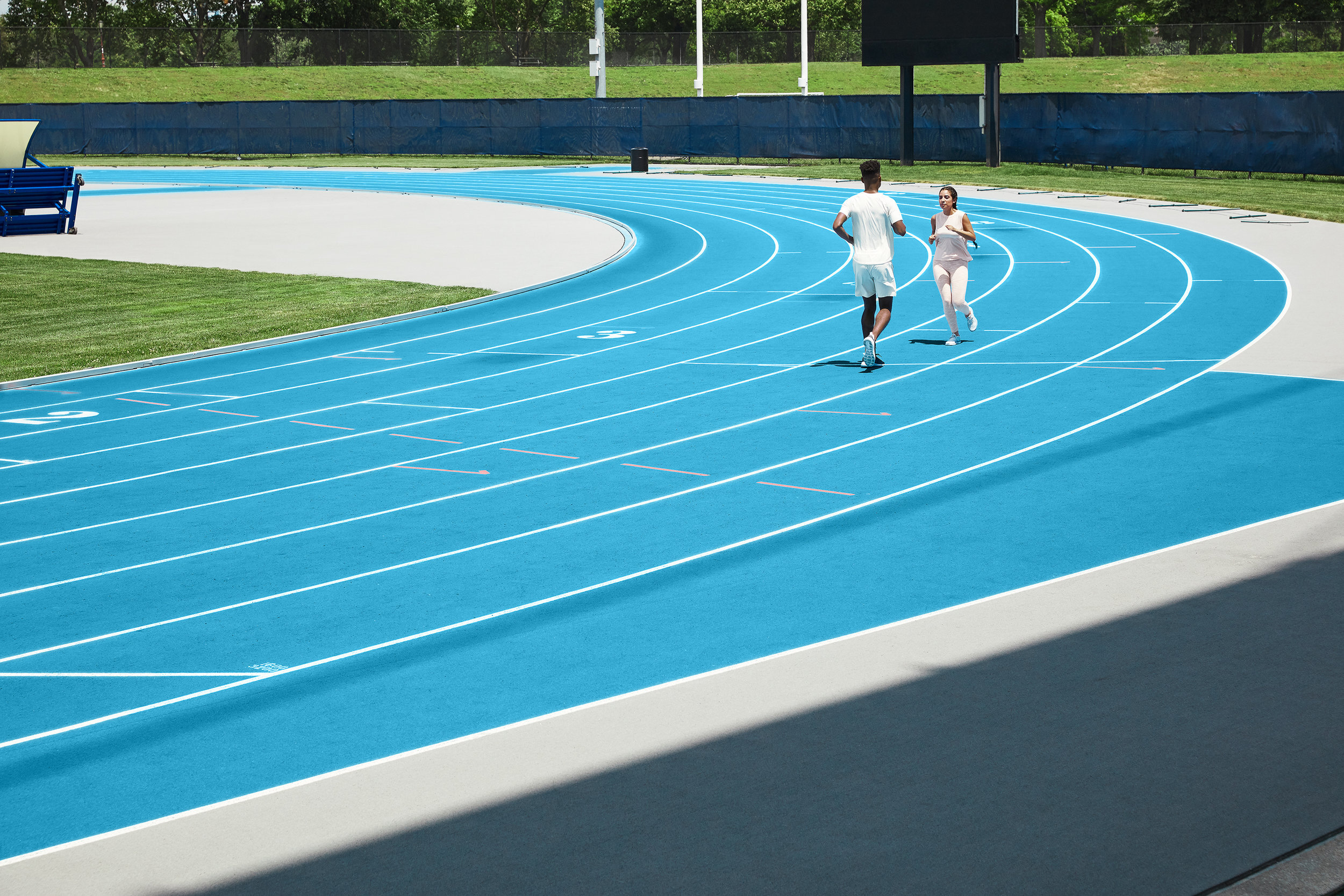 20170619S1_Professional_Trainer_Running_Backwards_034.jpg
