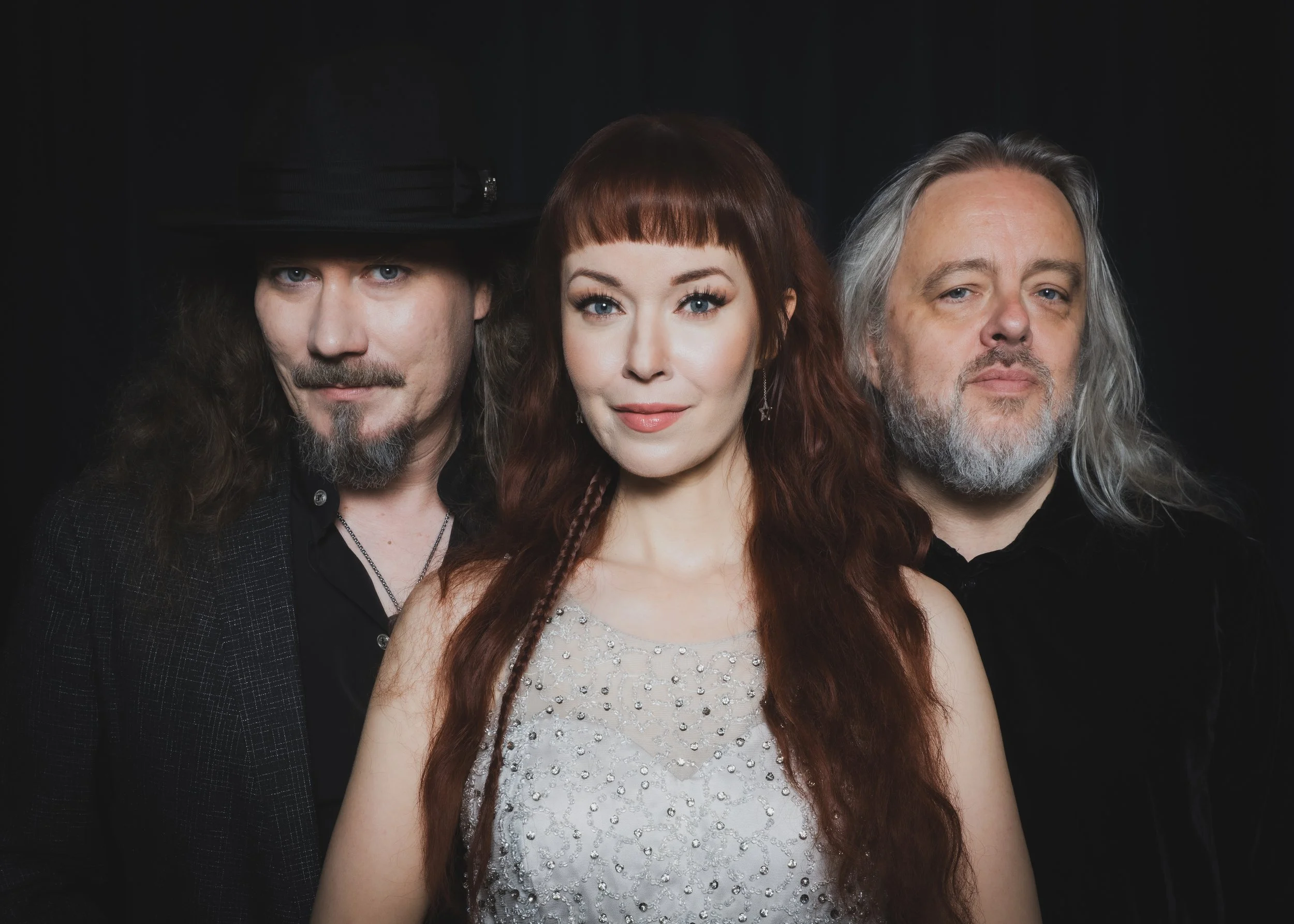 A Girl Traveling with Her Friends: Frolicking Around Finland to See Auri’s Live Debuts