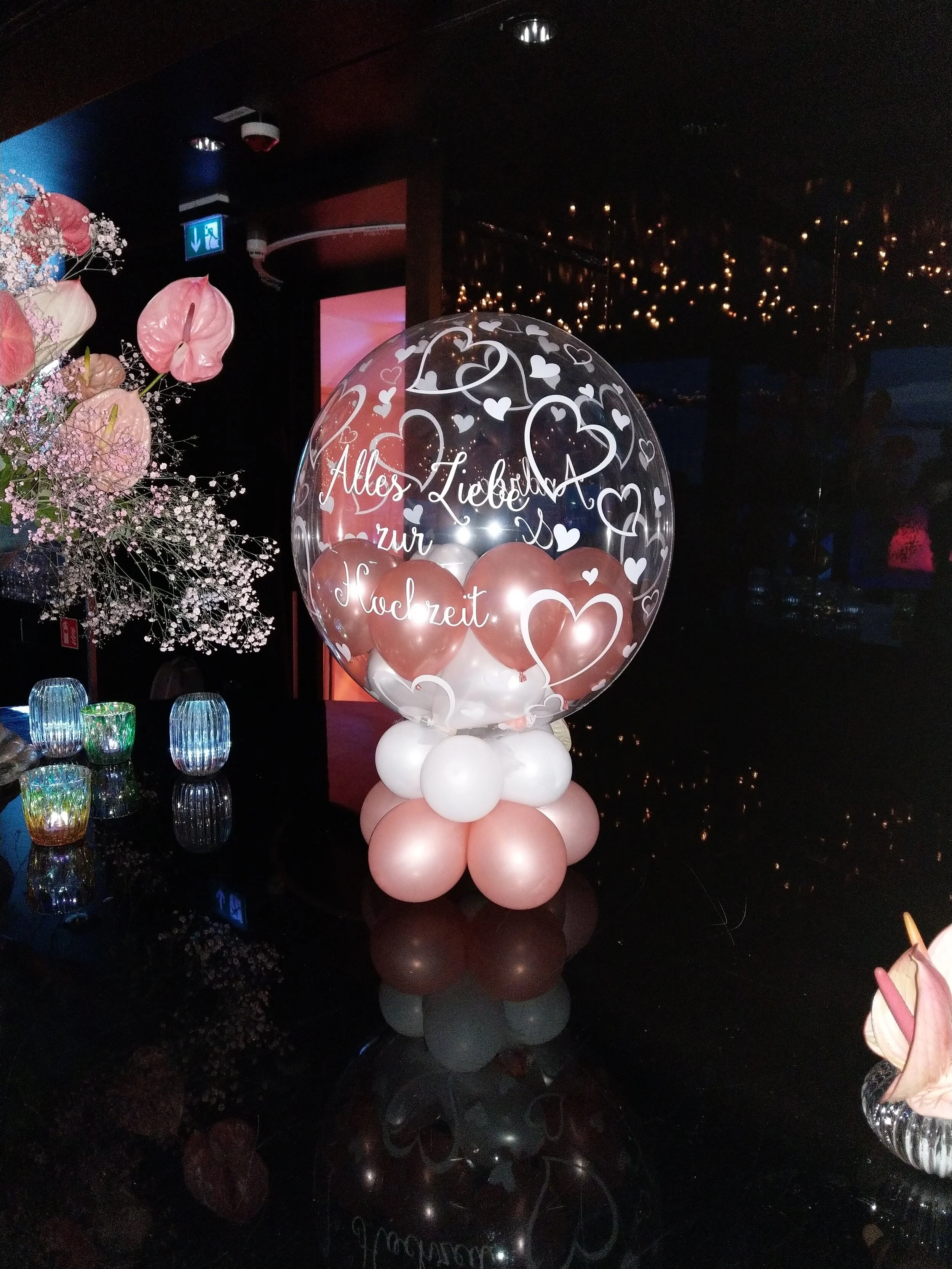Atongarix-Ballondekoration_Tischdekoration-indiviualisiert.jpg