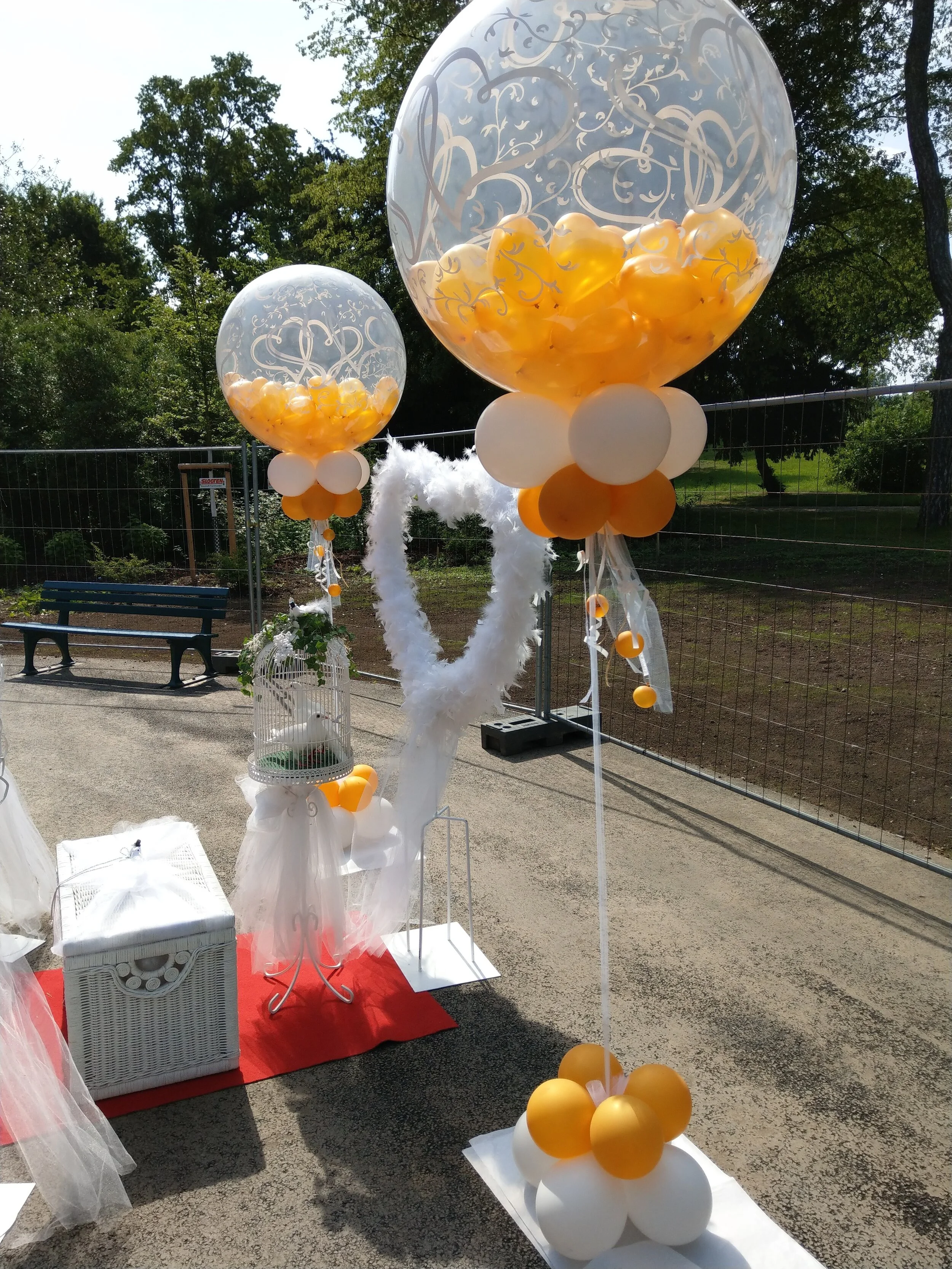 Atongarix-Ballondekoration_Exploder-Ballon-Hochzeit-2.jpg