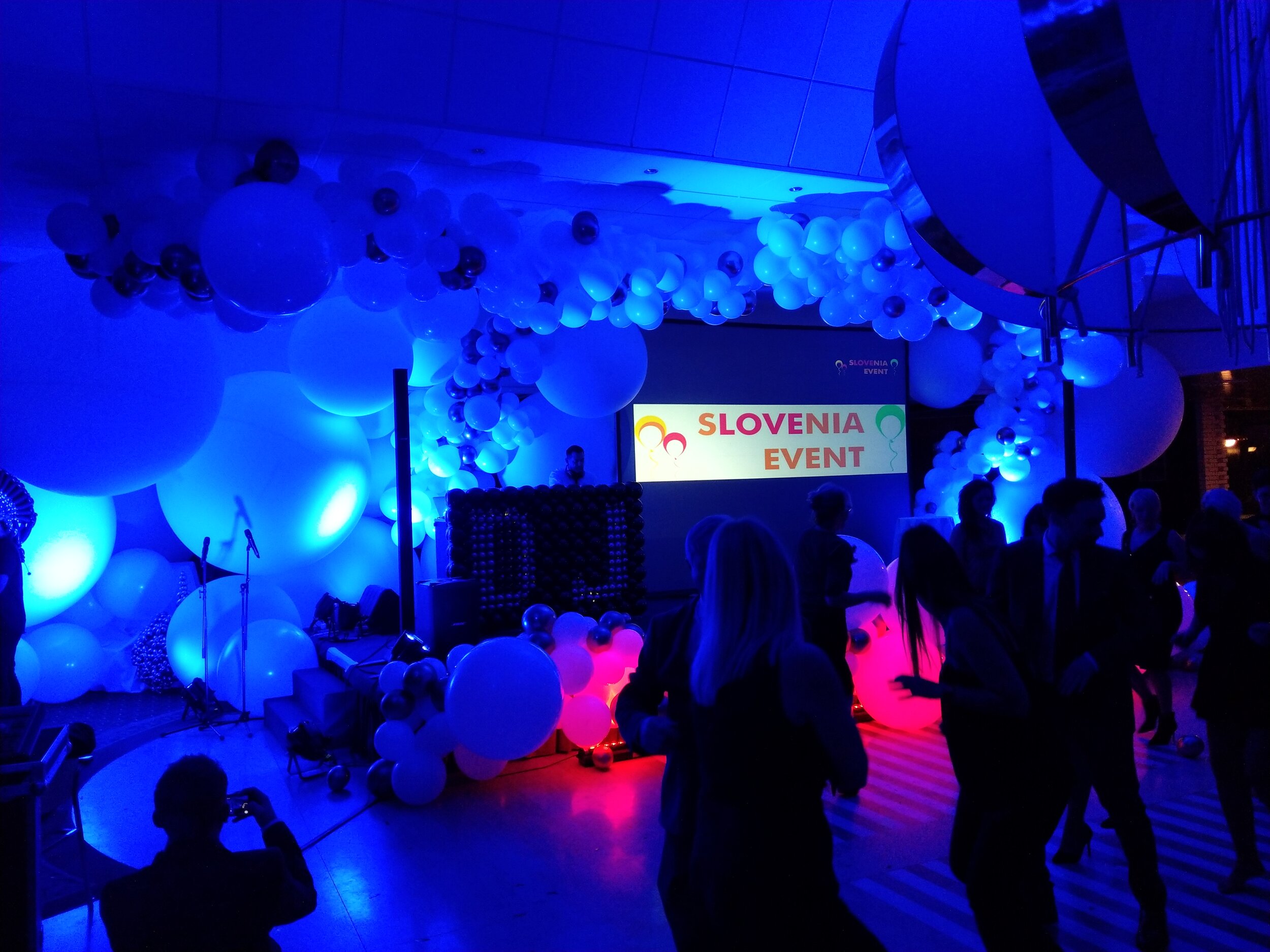 Bühnendekoration_SloveniaEvent.jpg