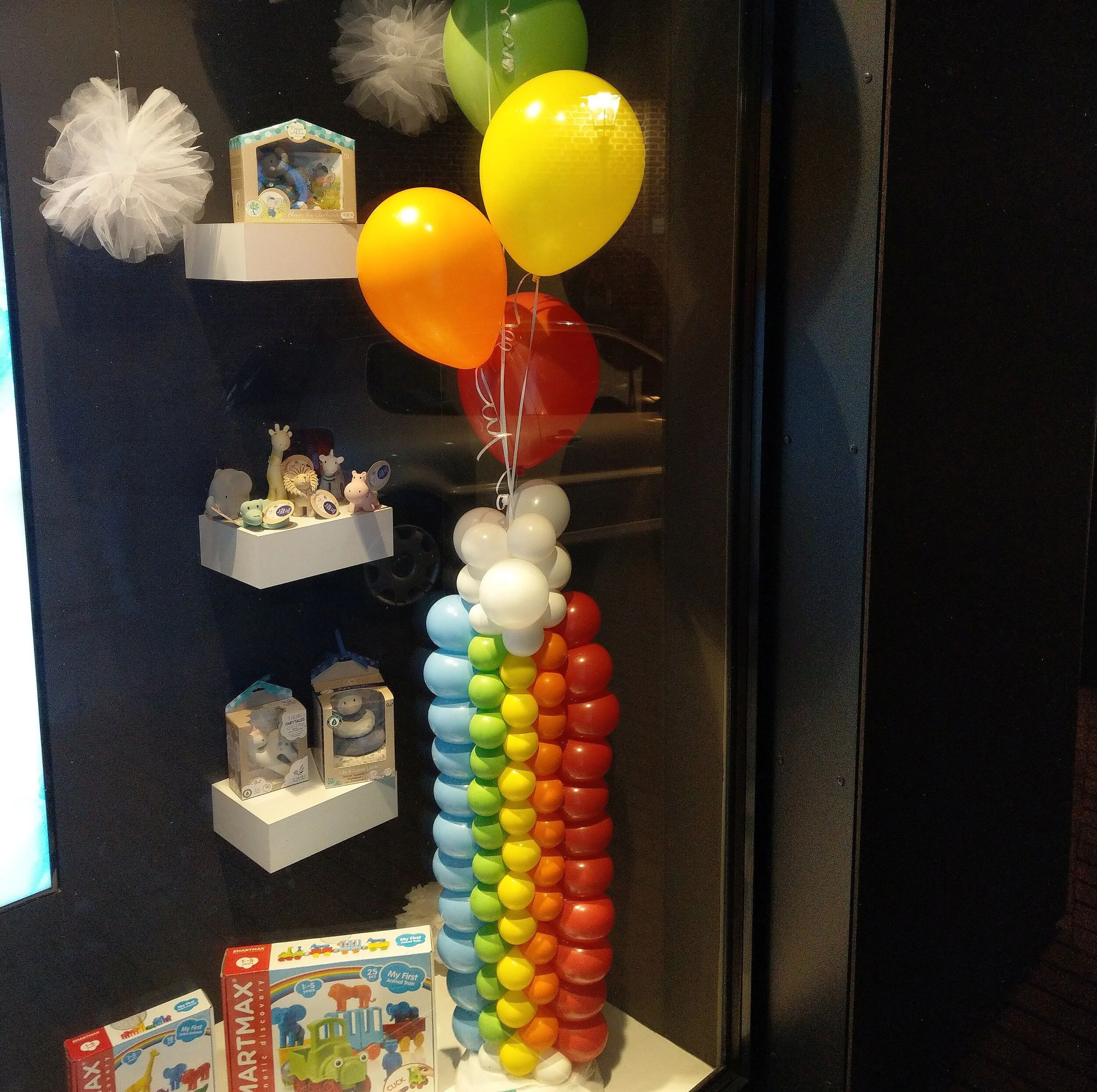 Atongarix-Ballondekoration_Säule-Regebnogen-1.jpg