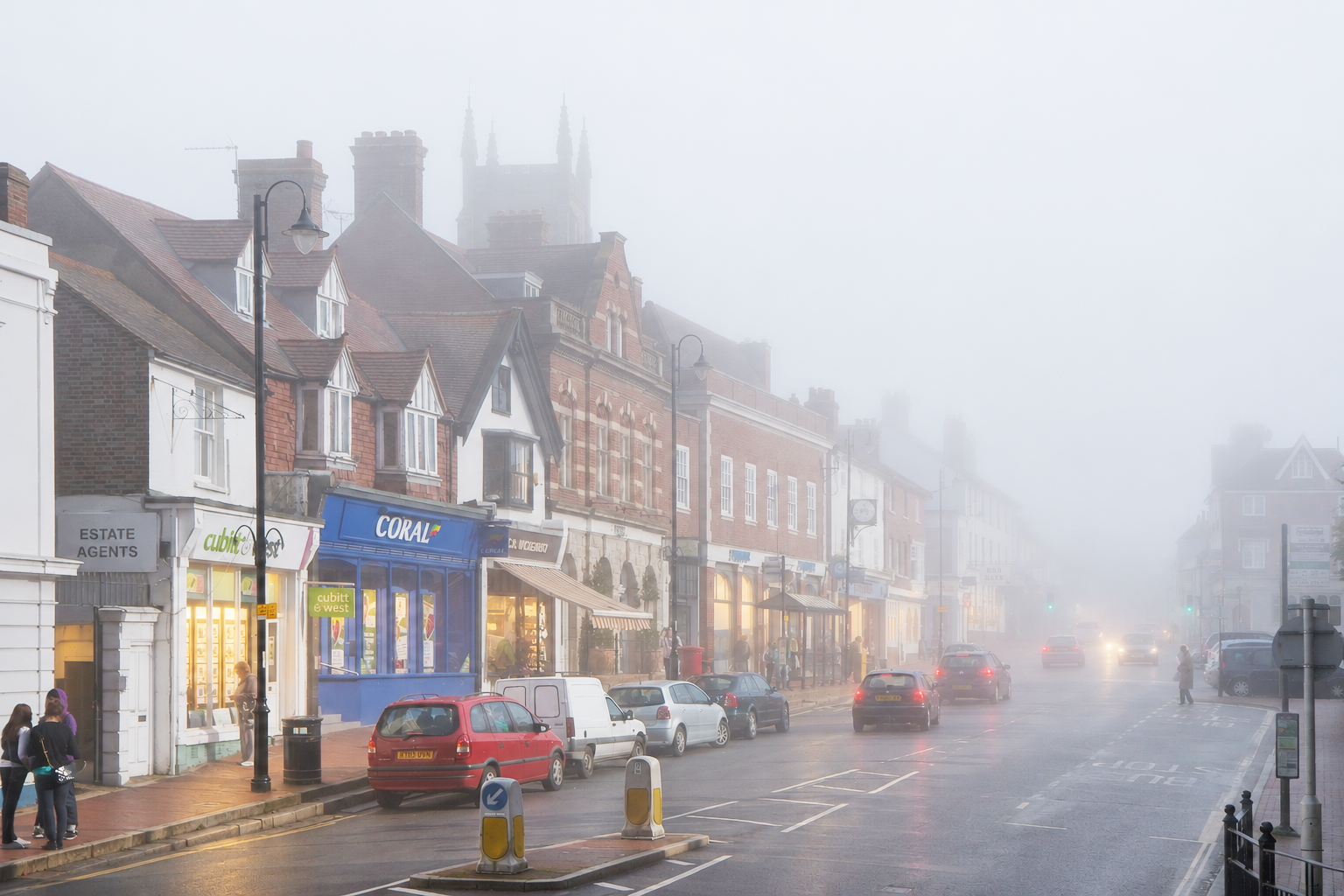 ENGLISH HIGH STREET  FOGGY