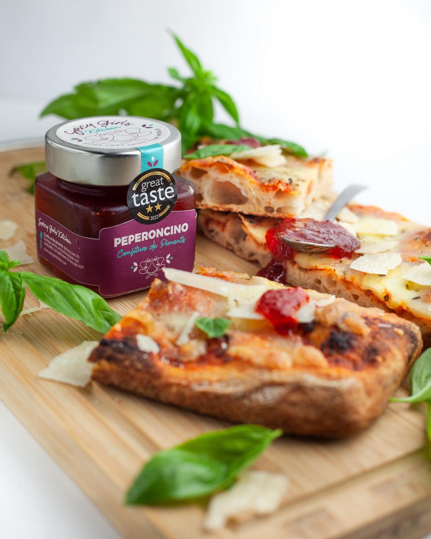 [FR} Ajoutez du Peps &agrave; Votre Pizza avec de la Confiture de Peperoncino !** ⁠
⁠
Envie de pimenter votre pizza d&rsquo;une mani&egrave;re originale et d&eacute;licieuse ? 🍕🔥 Essayez la confiture de peperoncino comme alternative &agrave; l&rsqu