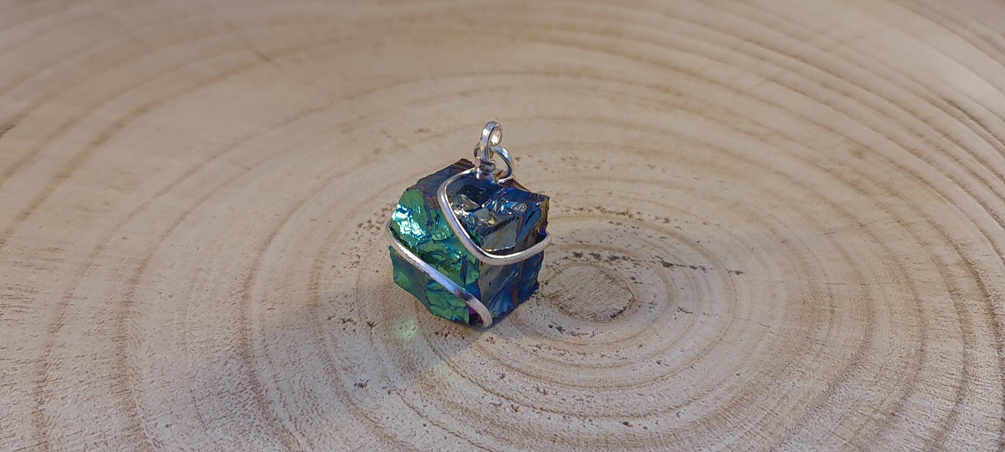 cube-titanium-aura-1.jpg