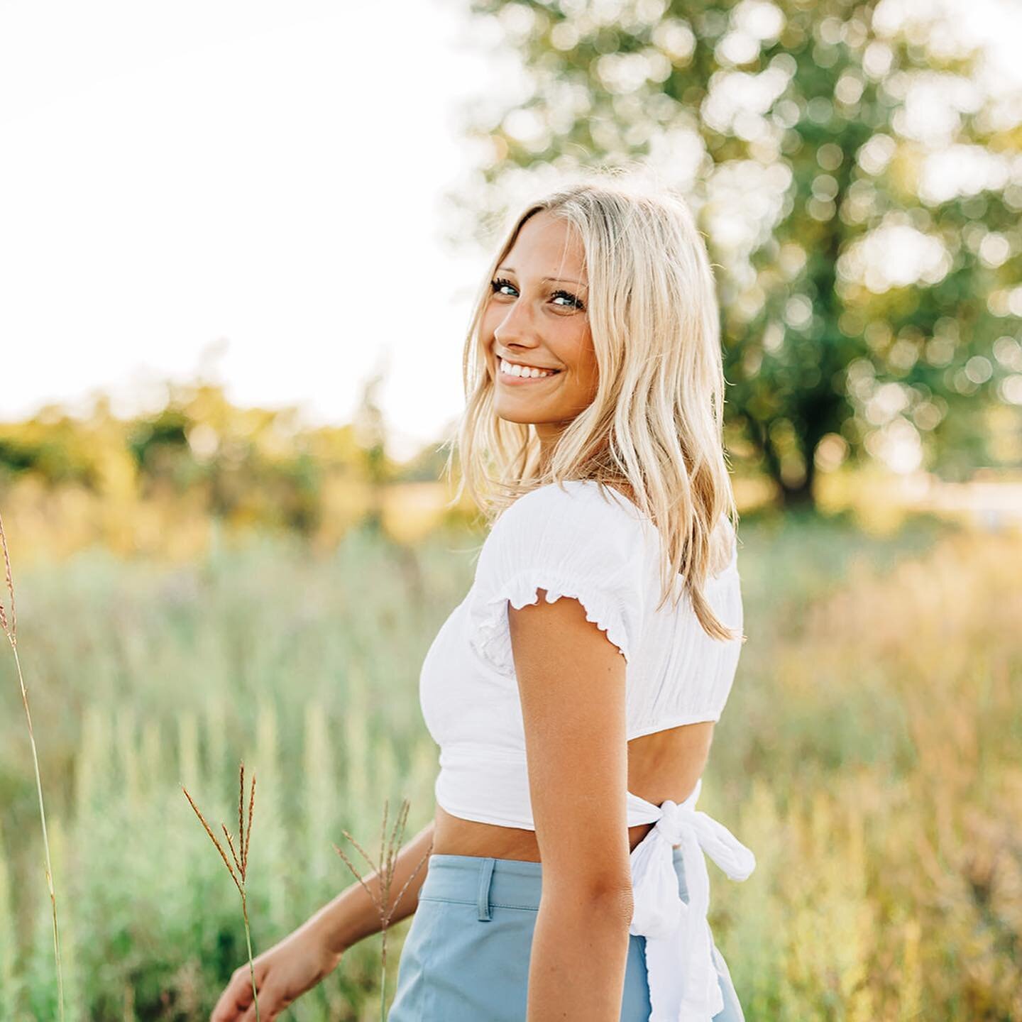 This girl has a smile that glows! 🌟 Such a pleasure working with you, @abby_streit !