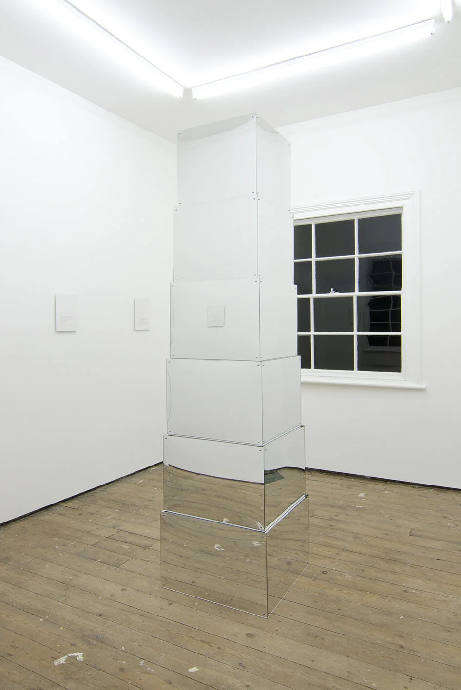 Infinite Monument (detail), 2014, mirrored acrylic, aluminium and stainless steel, 6 of an infinite number of parts, 240 x 61 x 61cm / 94.4 x 24 x 24in. Commissioned by TG, Nottingham, UK, 2014.