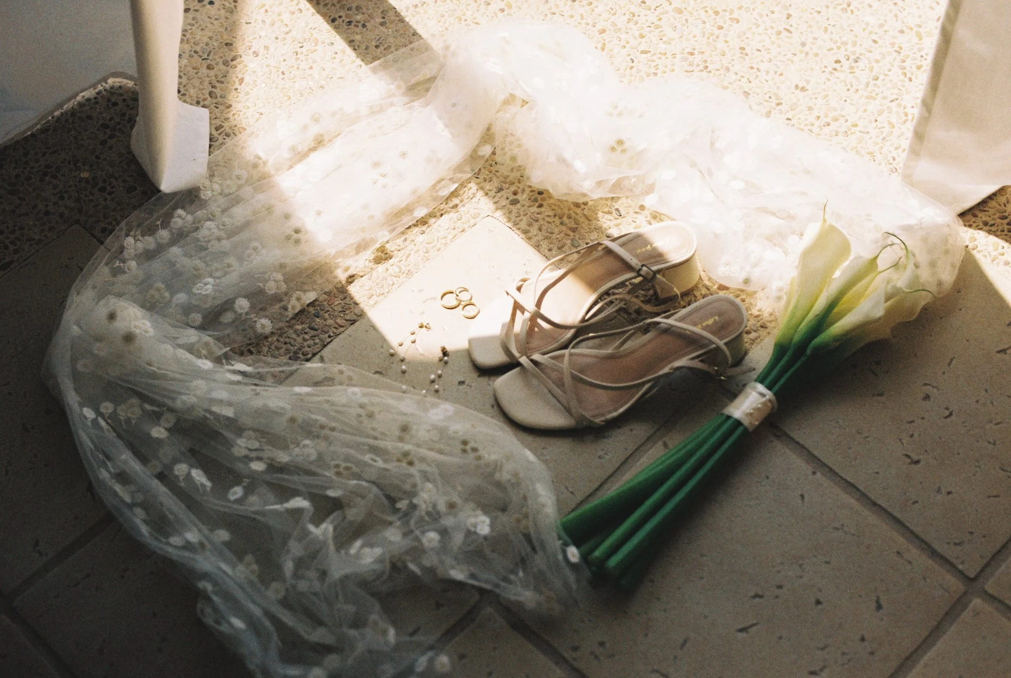 wedding-film-photographer-mallorca-ses-voltes-15R1-02082-015A.jpg