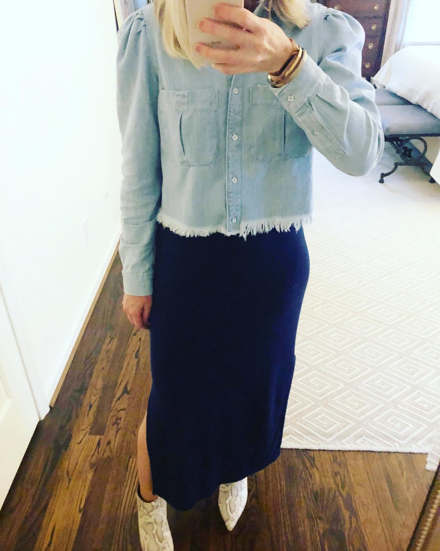 I love buying pieces I can style different ways. This @dl1961denim top I scored @neimanmarcus #lastcall sale is one I&rsquo;m loving now &amp; for fall! Buttoned up or left open, paired w this maxi but can wear w so much !
1, 2, or 3?