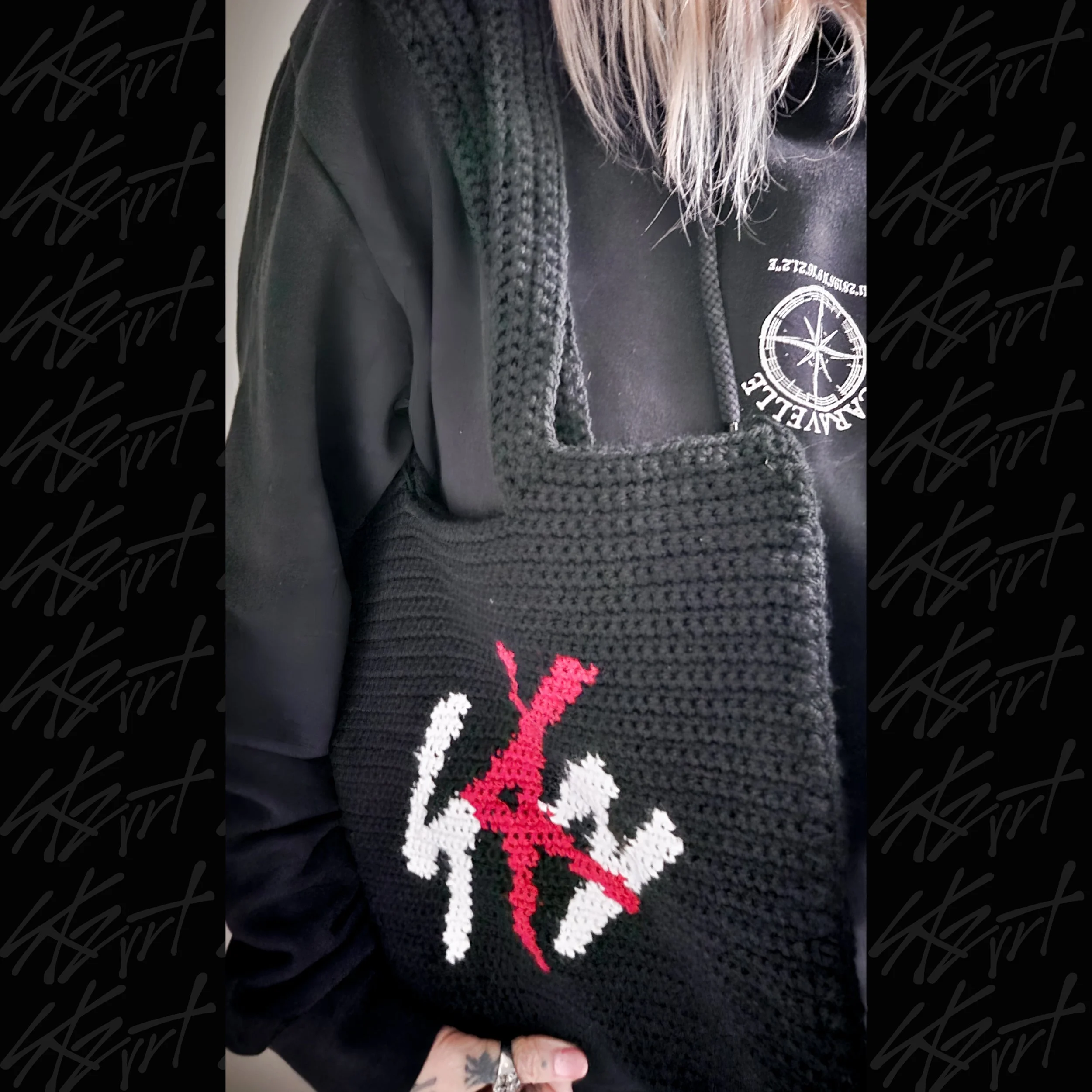 TOTEBAG BLACK 002.jpg