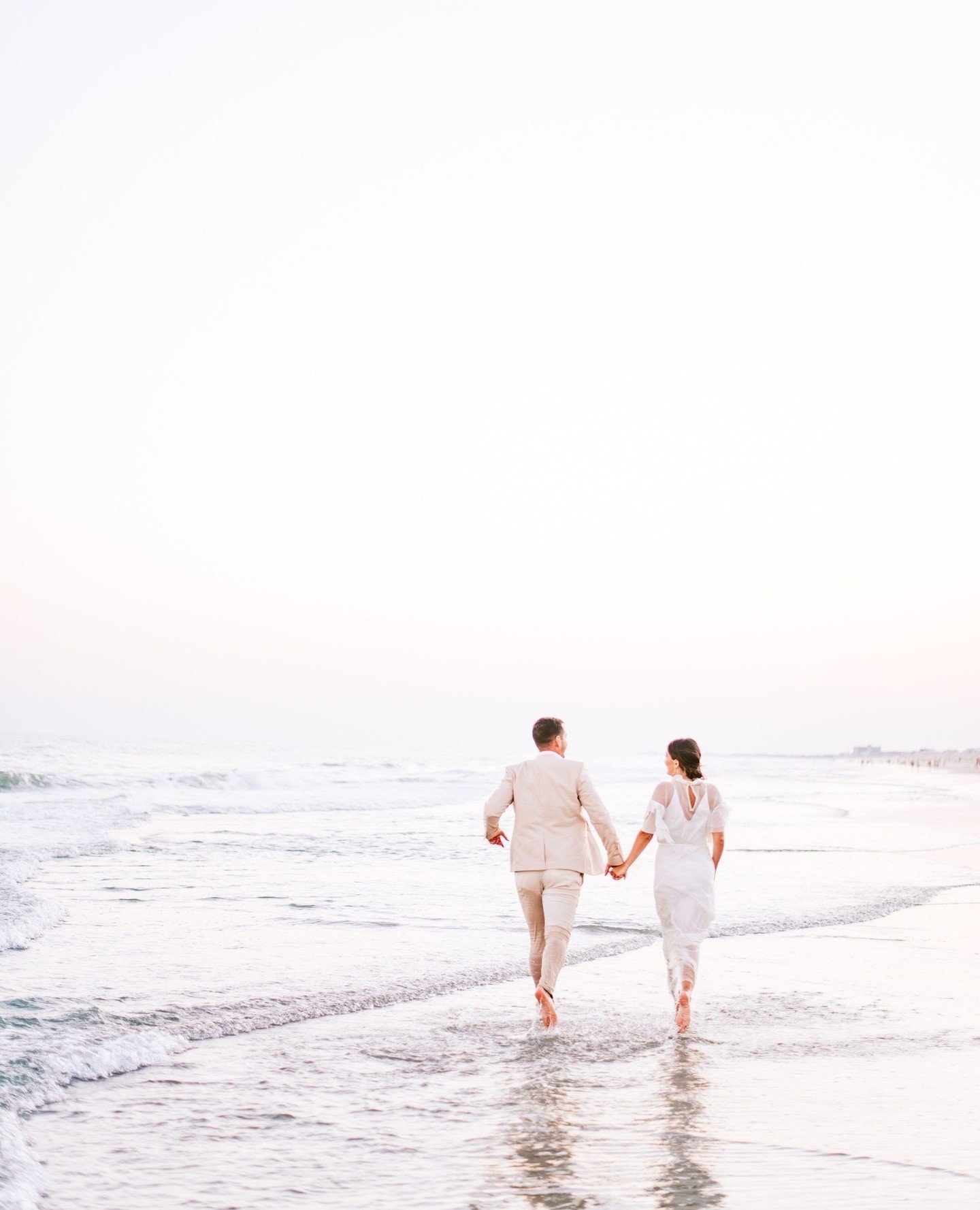 Love as endless as the ocean, celebrated on the shores of forever. 💍🌊 ⁠
⁠
Embrace the ocean's allure as you say 'I do' with a touch of elegance from our bridal jewelry collection.