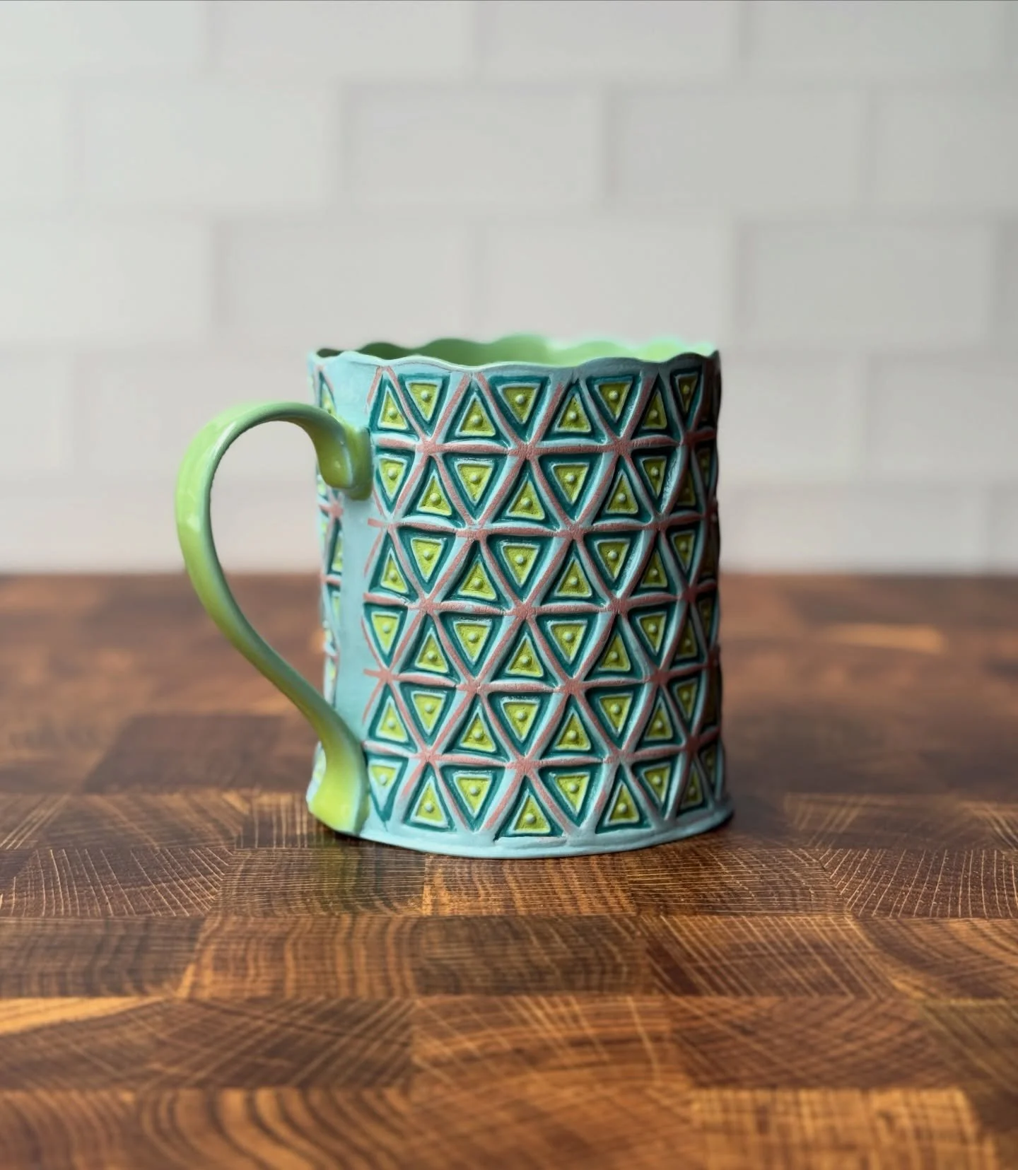 Here is the finished mug from yesterday&rsquo;s reel. Colored porcelain, newsprint transfer, hand stamped and painted ✔️✔️✔️✔️ 
After many days in a row of picture taking and editing, I finally have the preview for tomorrows update up and ready for y