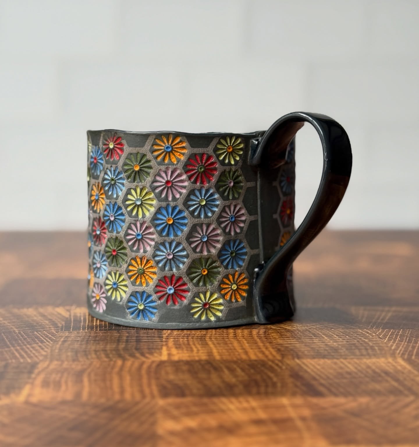 Hard to believe, but there are two of these Double Rainbow Bloom mugs left in the shop.  One for you, and one for your bestie?
🌸🌺🌼🌻🌹🪻🌷
#muglover #muglife #mugaddict #daisylove #shopsmall #supportsmall #smallbizlove