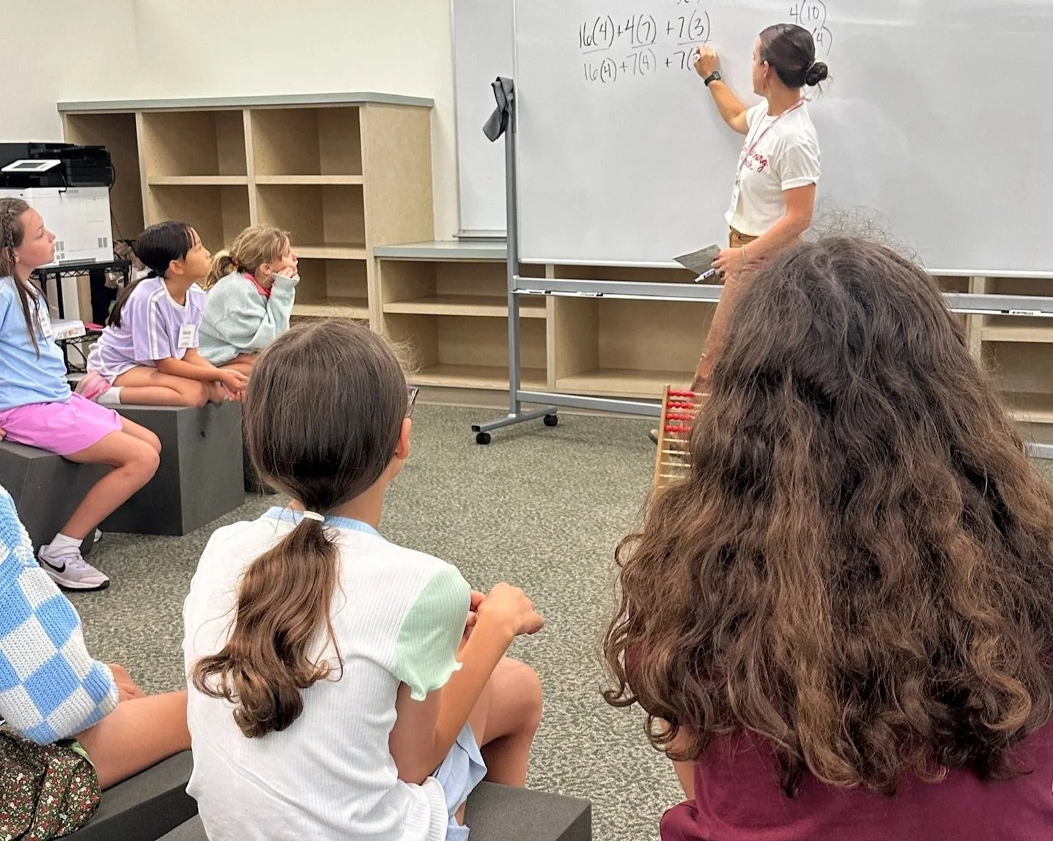 Public teaching with fourth graders.