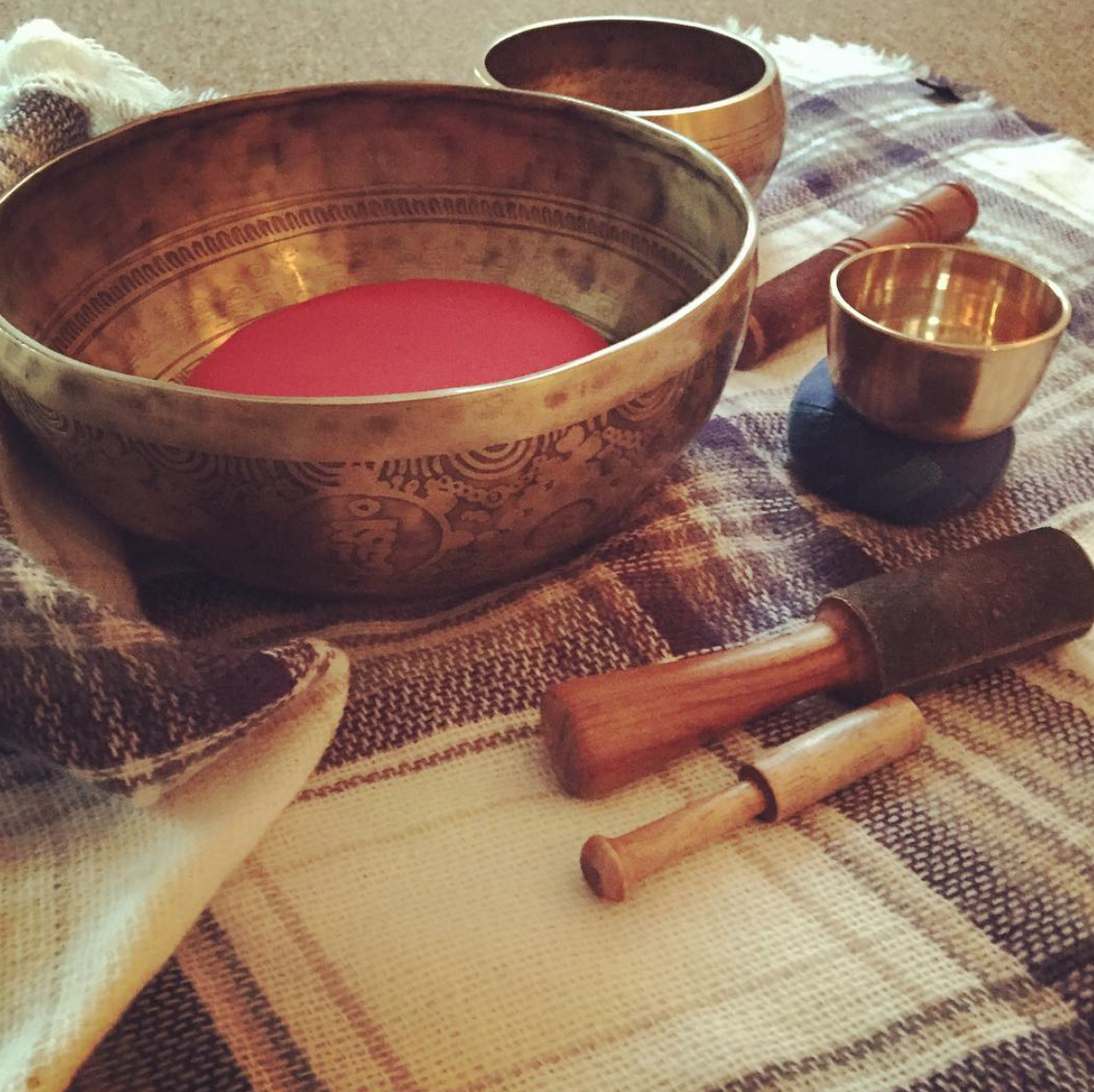singing_bowls.png