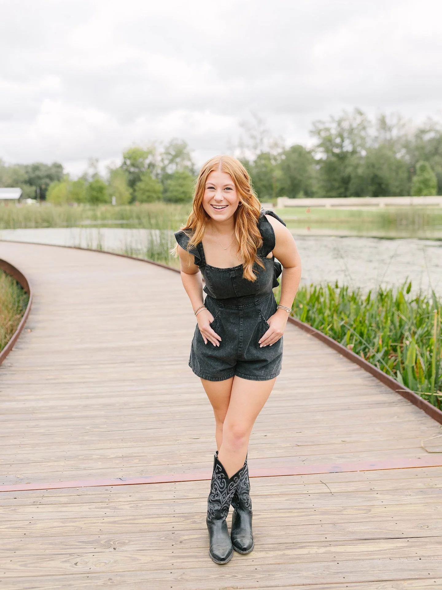 a day in the park with @sarah_cahill07 💕 i&rsquo;ll never be over this winter session!!