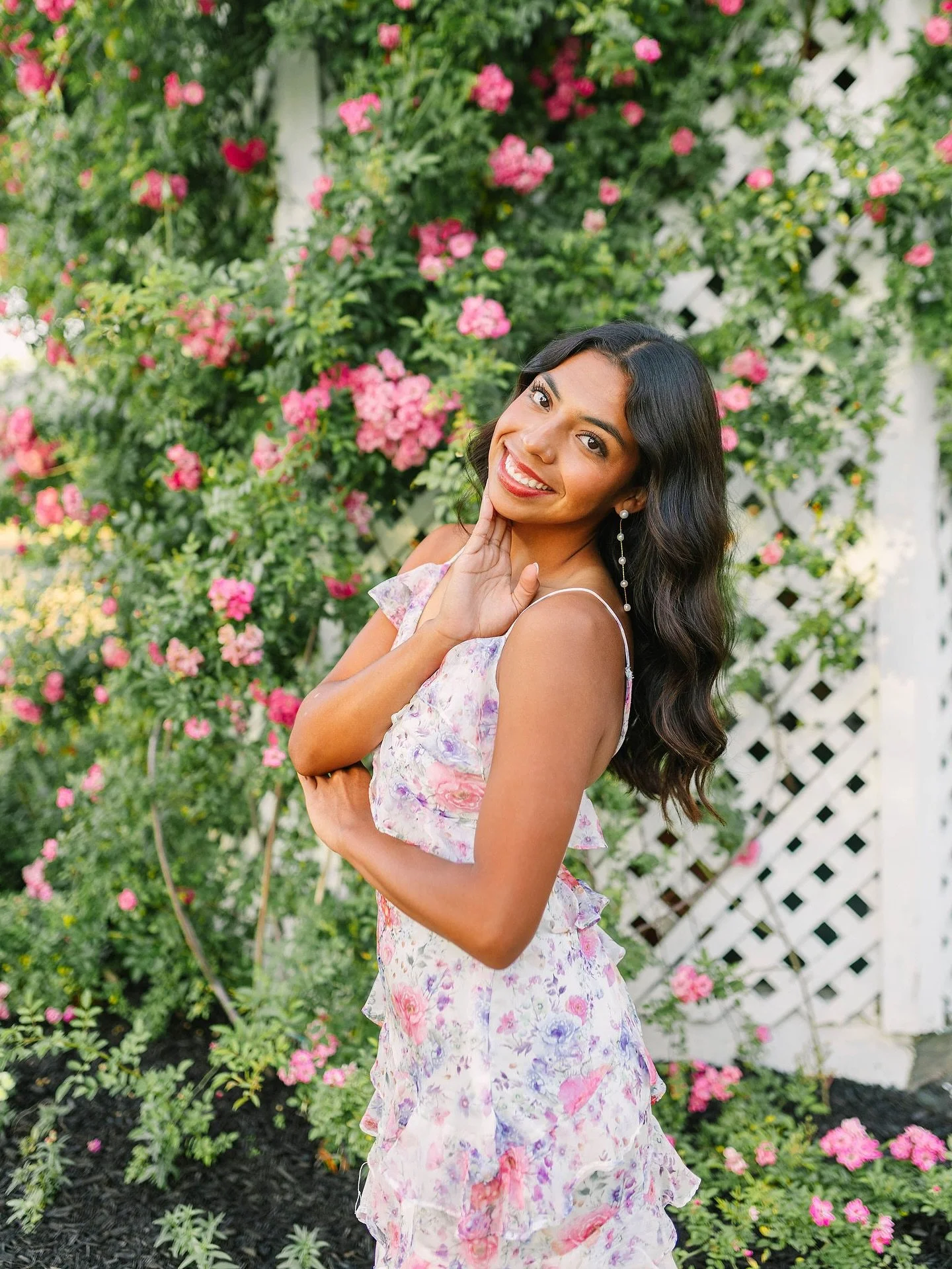 my baby sister turned 17, so naturally i made her do a birthday shoot 🤭💐🧁