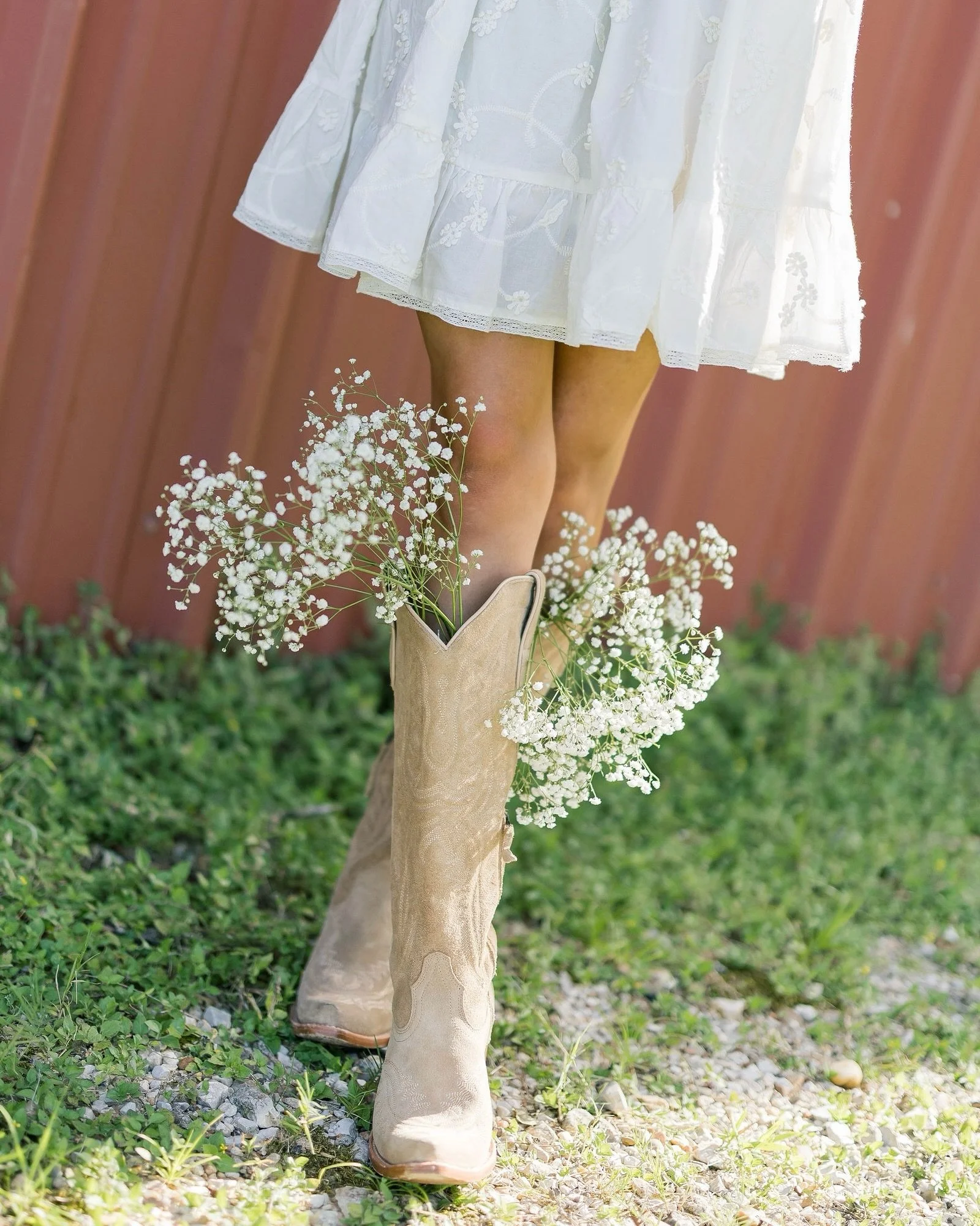 a small glimpse into the magic that was @_kendall_renee&rsquo;s session 👢🐓🌾