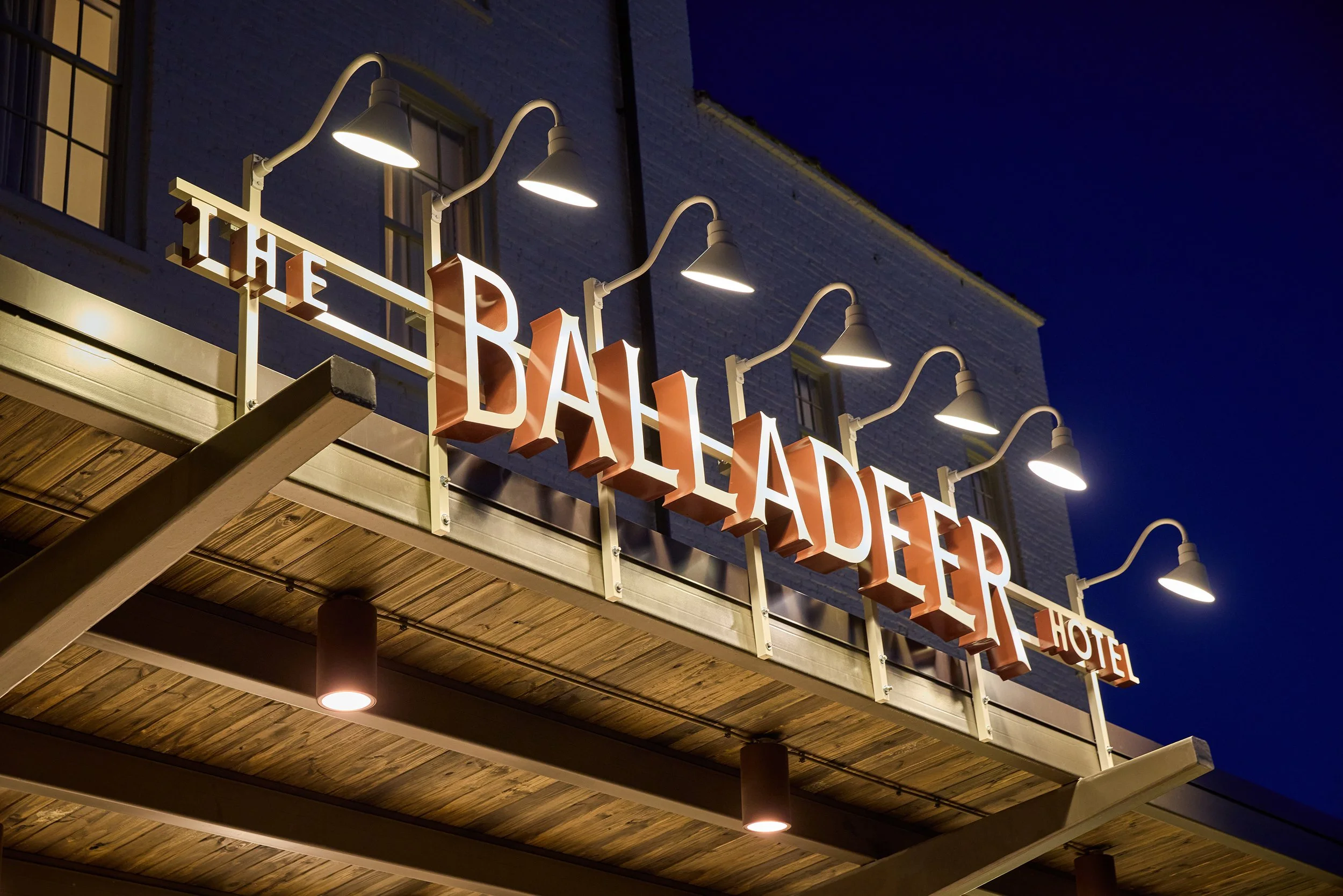 TX_GSOMB_Exterior_Signage_Evening_small.jpg