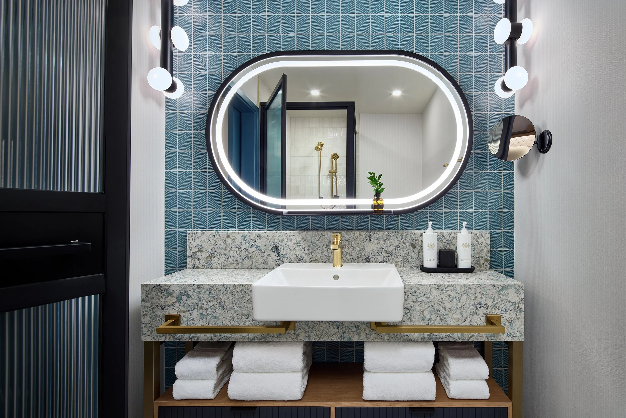 TX_GSOMB_Bathroom_small.jpg
