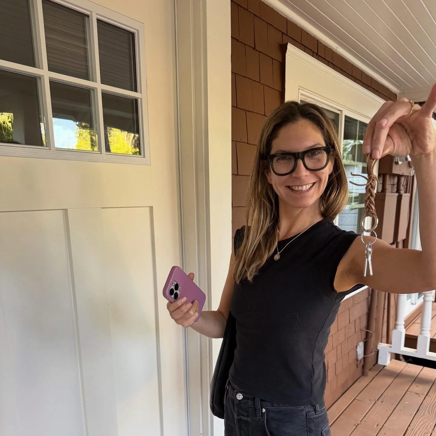 This stylish mama just got the keys to her duplex in #SanAnselmo! Yipeeee! #sold #buyerrepresentation