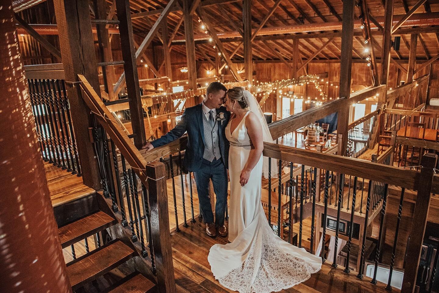 A little rain never hurt a Century Farms party! 🌧️ 🎉 

We have plenty of options for indoor photos, as well as an awesome indoor ceremony spot! 🤩 

Come check it out for yourself and set up a tour of the barn today!

Photo credit: @veronicalynnpho