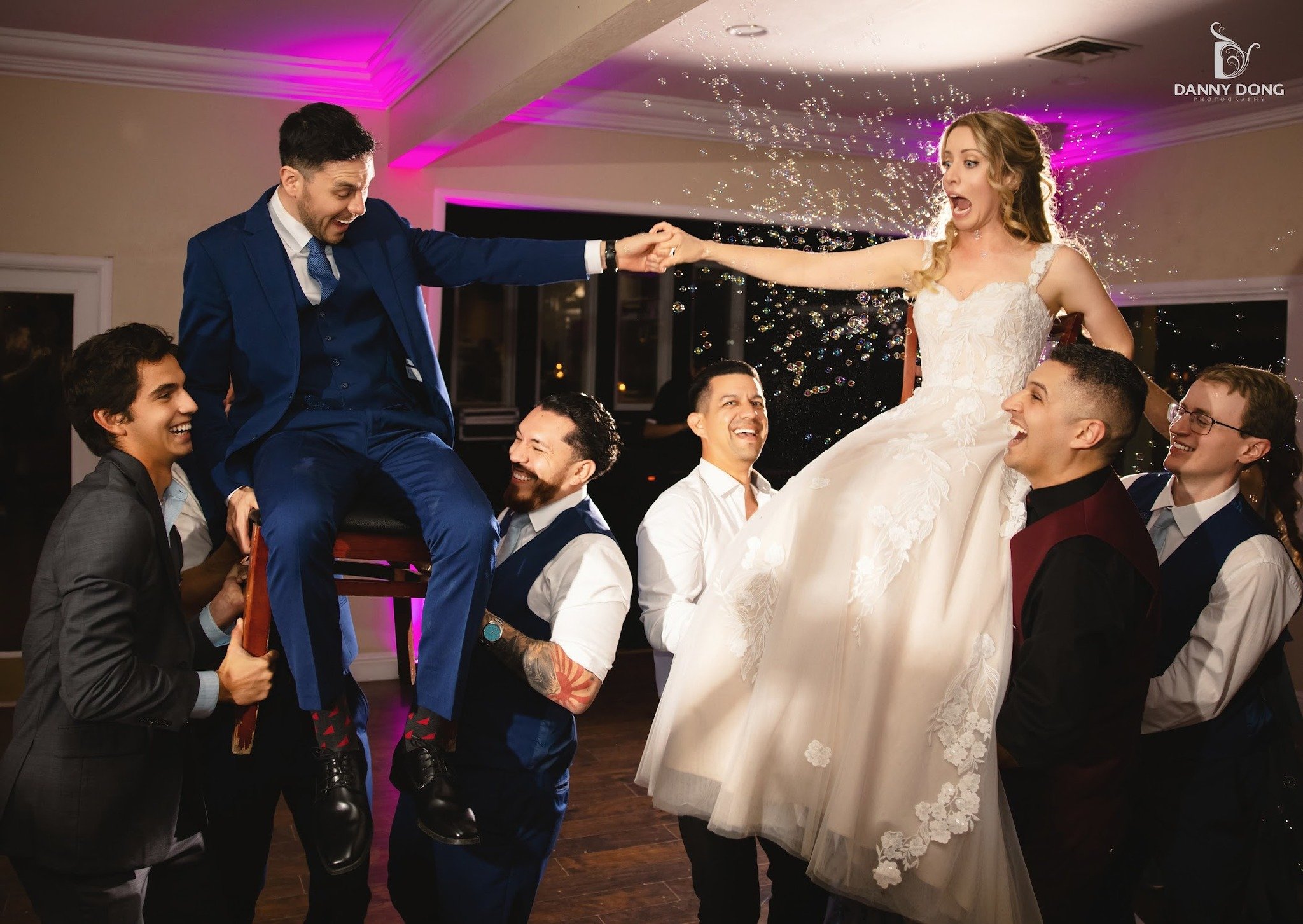 A powerful nod to Jewish tradition &mdash; and one of those moments that always makes the planner&rsquo;s pulse spike just a little 😅
🩷
🩷
🩷
Venue: Deer Park Villa @dpvweddings 
Photographer: Danny Dong Photography @dannydong 
🩷
🩷
🩷
#forthecult