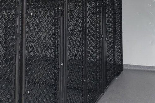 powder-coated-chain-link-fence.jpg