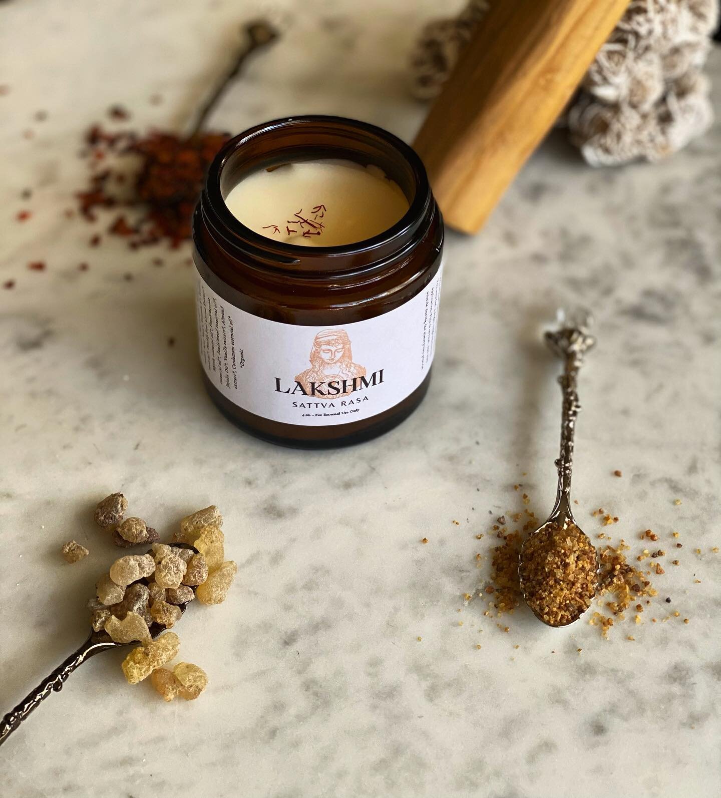 Day 7/100: Frankincense &amp; Myrrh Magnesium Night Cr&egrave;me 
This cr&eacute;me is such a labor of love. 
Through 3 processes of herbal extraction, magnesium infusion, and then finally the finished creation, this is one of my favorite products ye