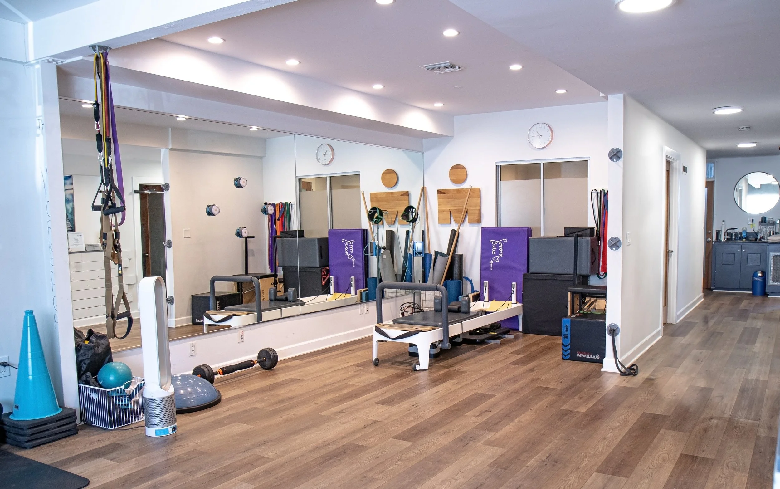 Sarah Muzzio Clinic shoot-Full-Room.jpg