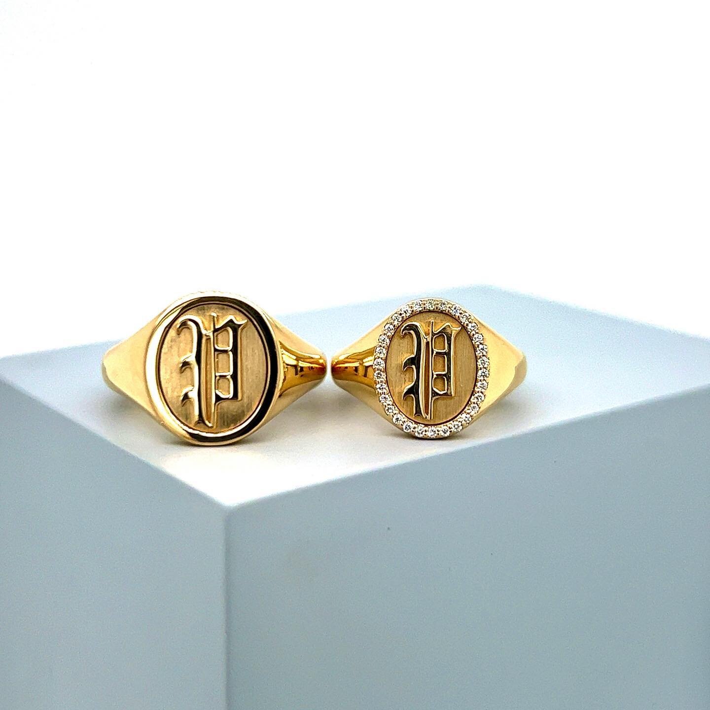 TR&Eacute;SOR⚜️
&bull;
[ treasure ]
&bull;
A love to cherish for eternity, gilded in gold to mark a momentous day. 
&bull;
These his and hers signet rings were crafted for a very special wedding day, encapsulating the beginning of an exciting new cha