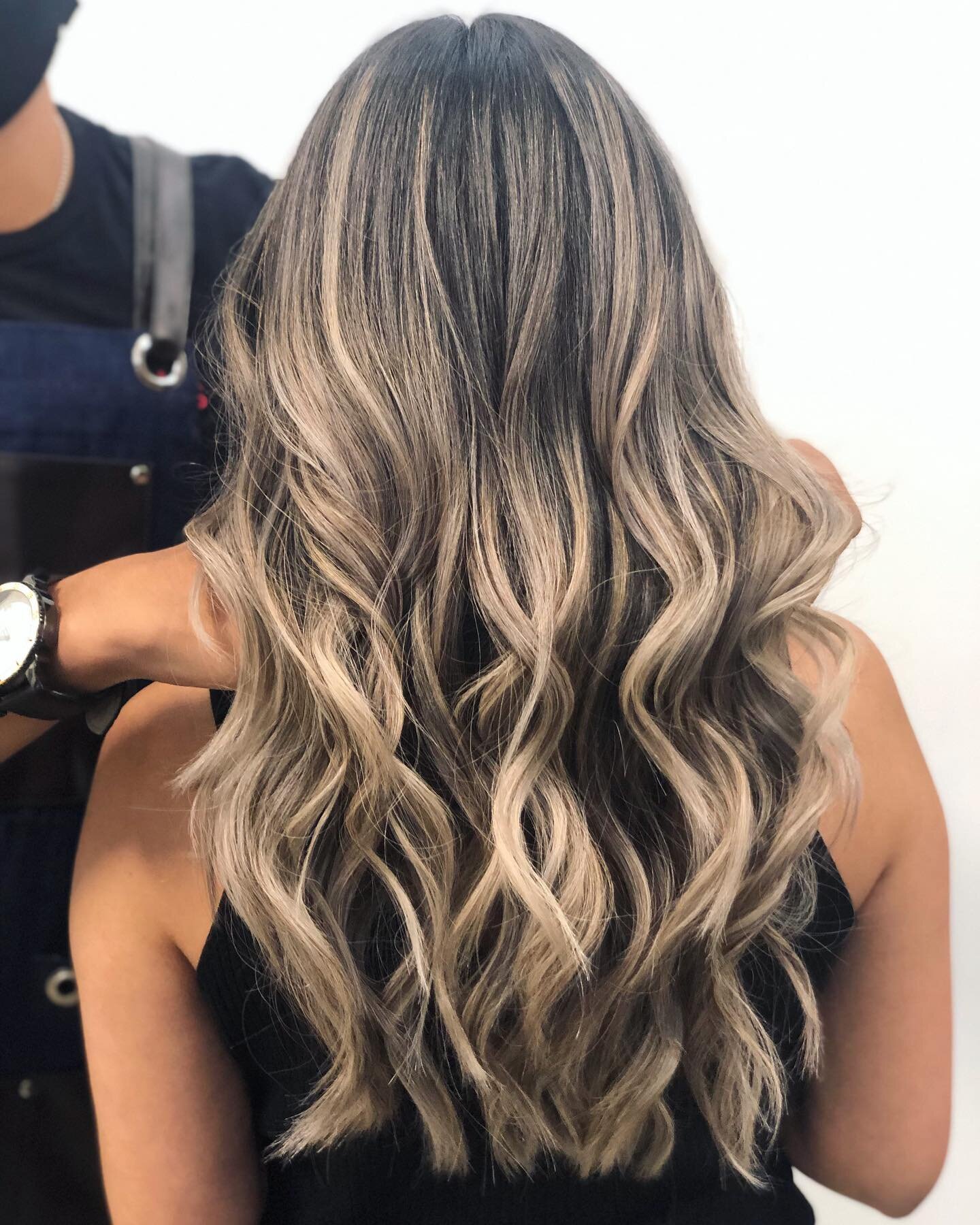 🤑🤑🤑March Deal 🤑🤑🤑

***Schedule two or more services by the end of March and receive 30% off ONE SERVICE of your choice! 

Questions or Quotes ? Direct message me  @igna.hair or text/call 703-459-1099!

#balayage #babyfoils #blonde #blondeondark