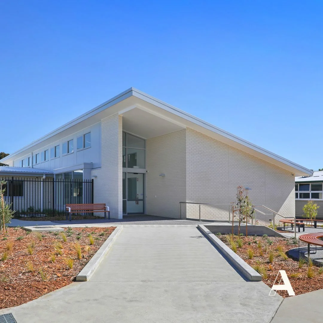 Amity Geelong is proud to have successfully handed over the new Centre of Science at Belmont High School.
 
The 1150m&sup2; building features four large-scale practical learning rooms, six spacious general learning areas, well appointed amenities for