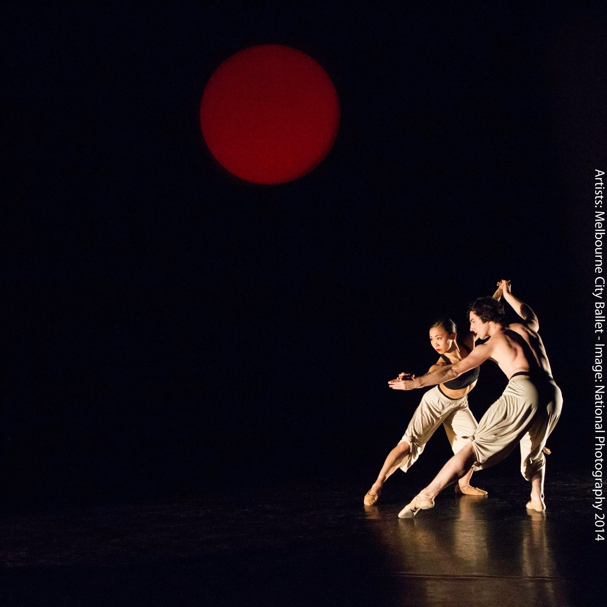 Photography by National Photography
Dancers Yuiko Masukawa and Chè McMahon