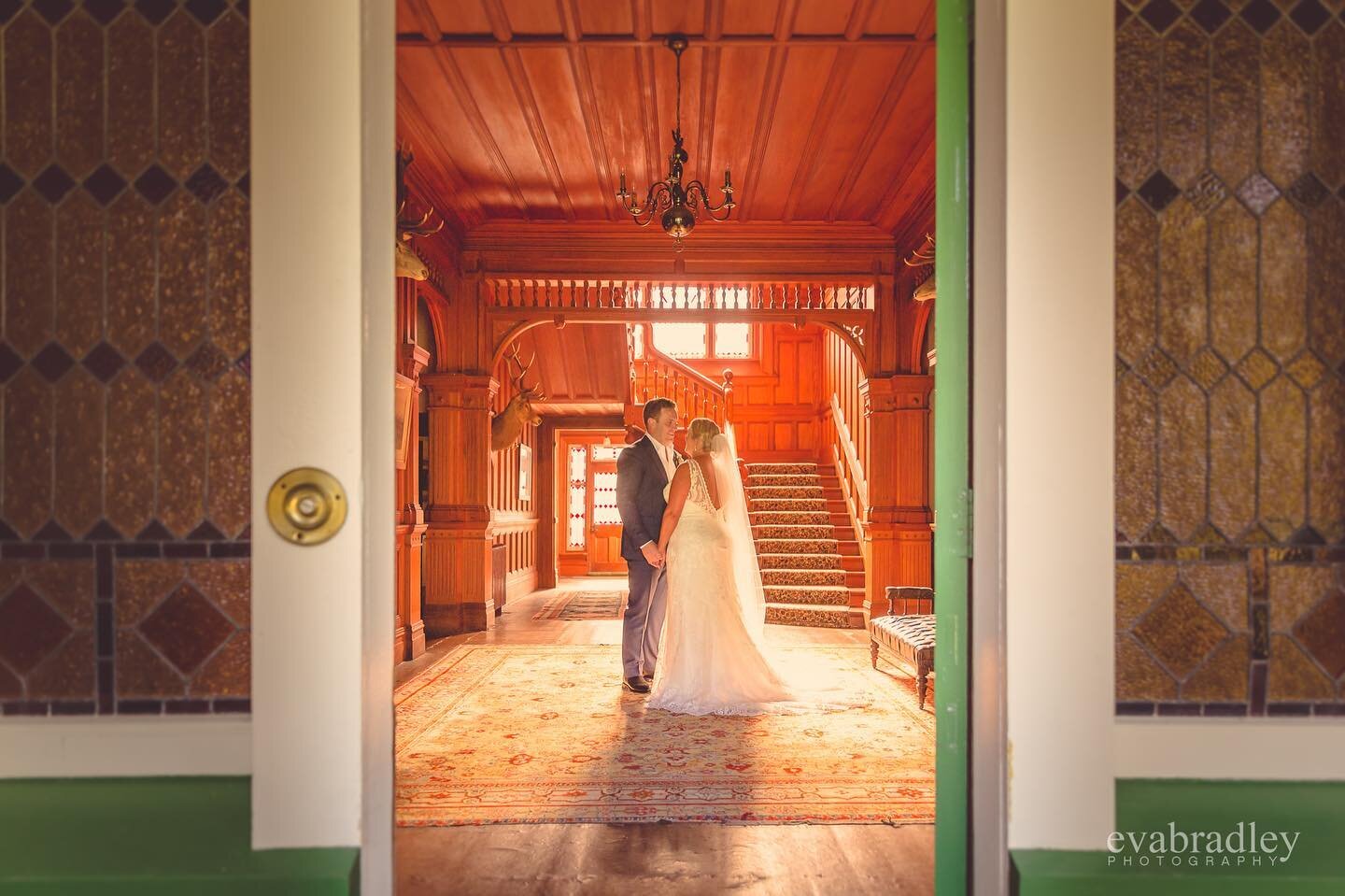 A beautiful look into our Totara paneled hall.

#weddingvenue #hawkesbay #gwavasgarden #homestead #weddingsnz