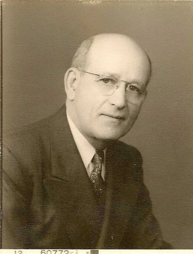 Scott, Eugene Crampton photo.jpg