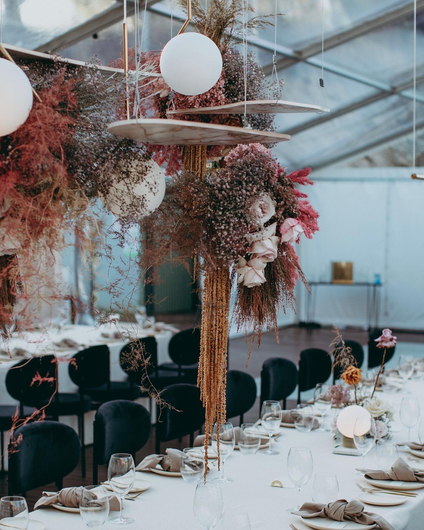 2020 finished for us here. Annabel + Keiron and 130 of their best on one of the hottest days of the year. 

The Team 
Captured by @vargamurphy 
Concept and styling @bertie_does 
Florals @signaturefloraldesign 
Lighting @festoon_lighting 
Signage and 