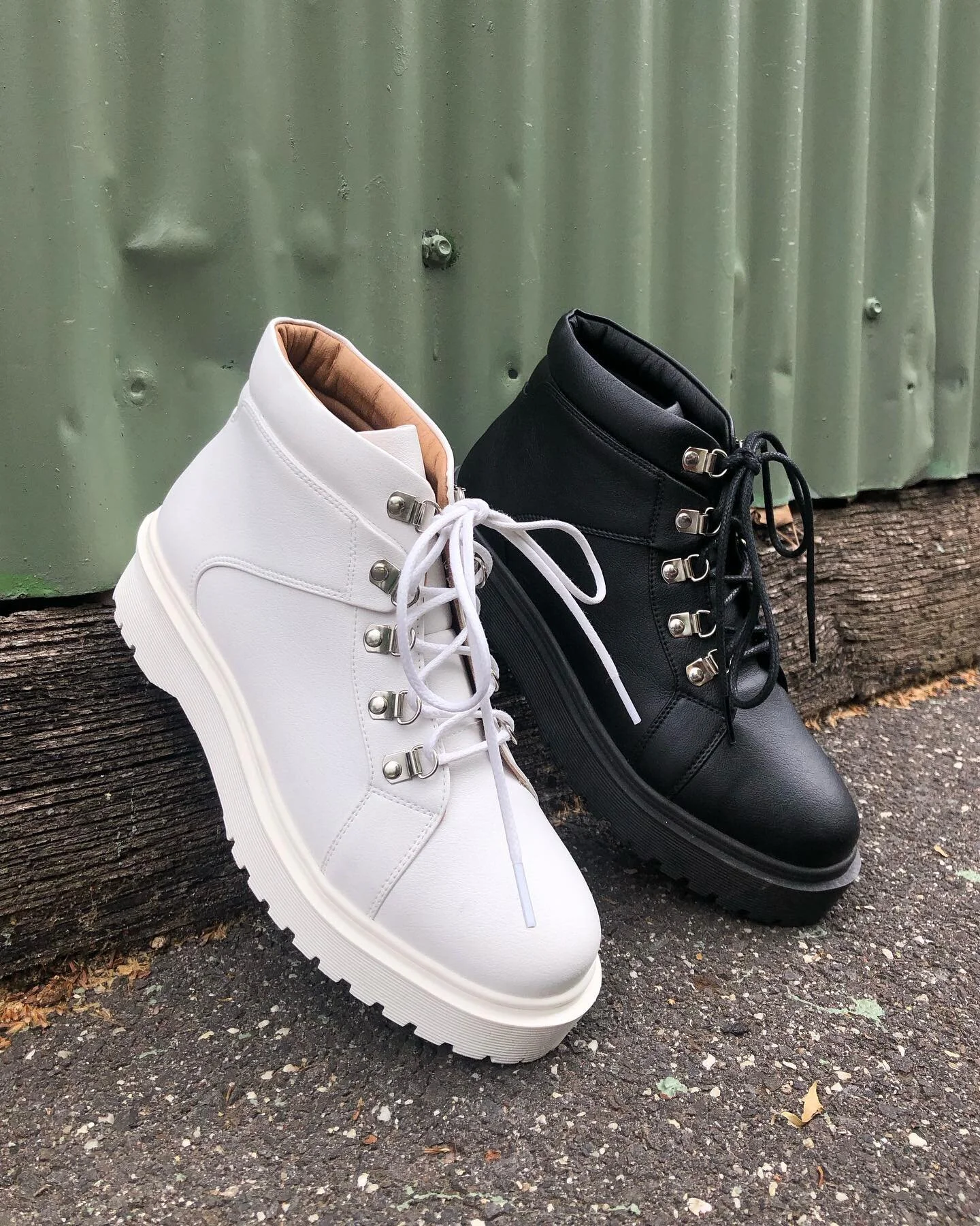 Gen is an effortlessly cool boot that features laces with rows of metallic D ring eyelets, for both functionality and style. With a tread outsole and slightly stacked sole, they give you a bit of height but with all the comfort of flat boots!

They s