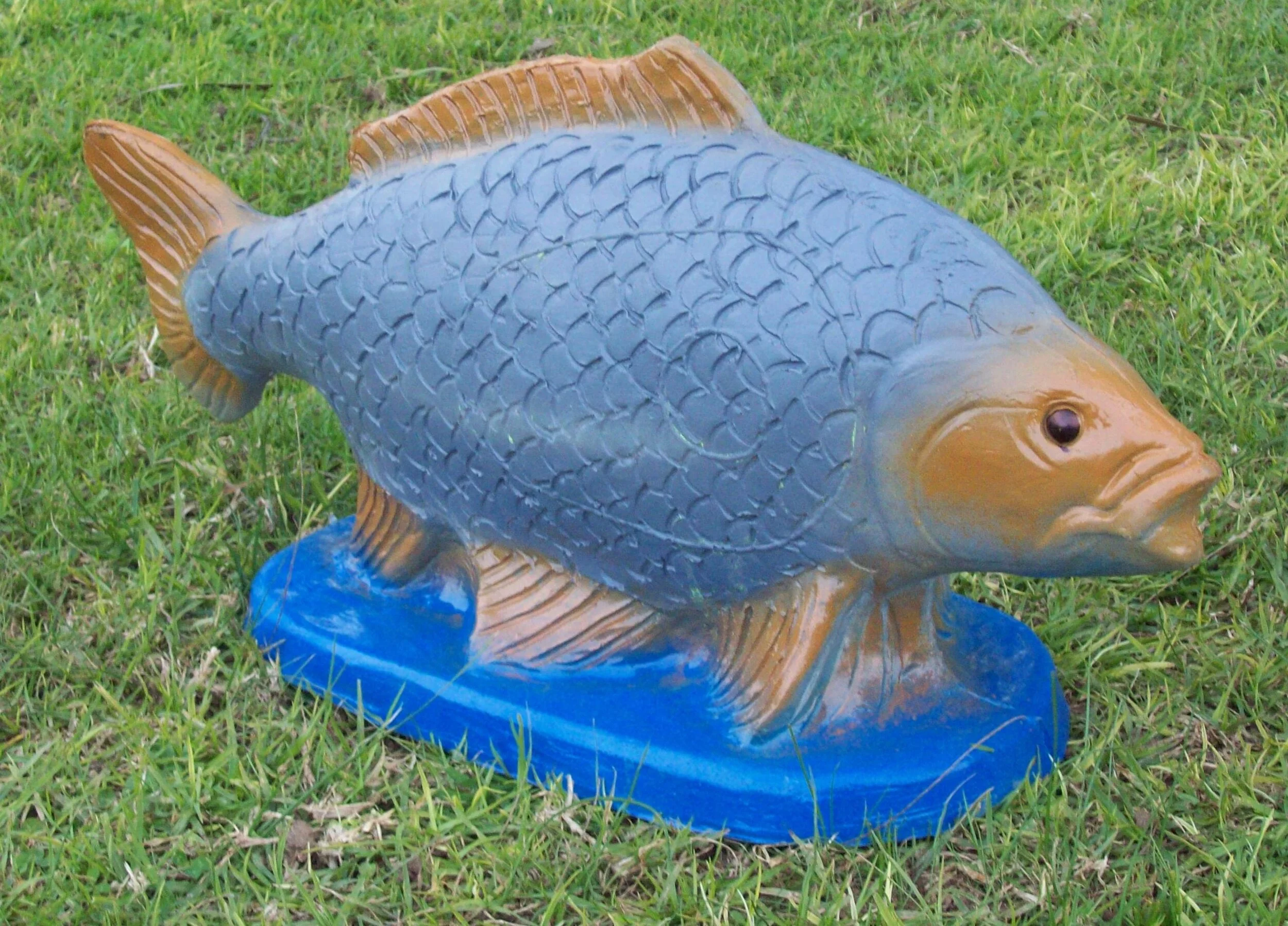 3D_FishWithBase01.jpg