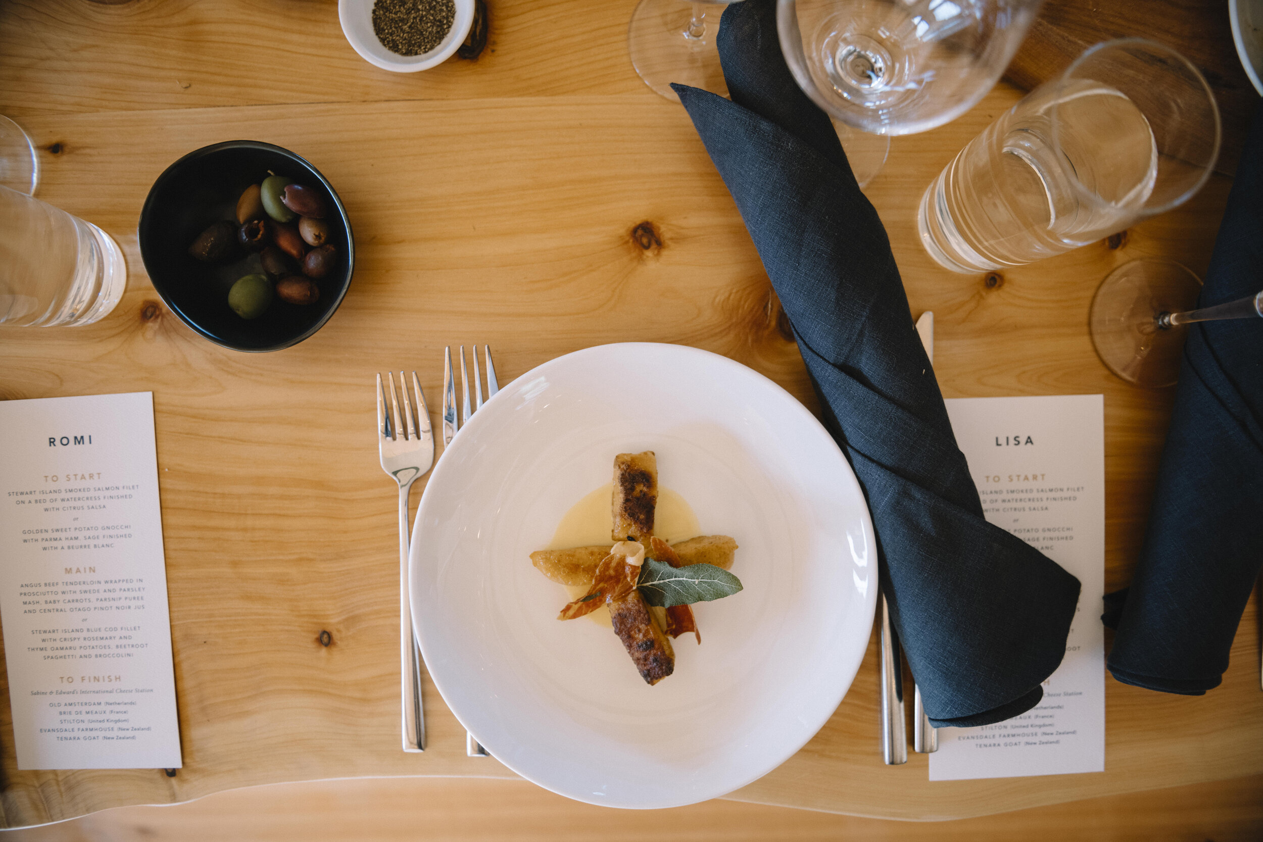 LPS_Table Setting - Rachel Brodrick.JPG