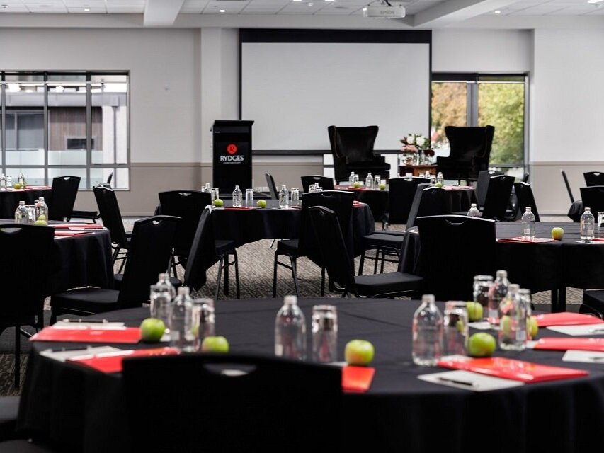 Rydges Latimer  Rydges Latimer Christchurch boasts the largest in-hotel conference venues with an entire floor dedicated to successful meetings and events. Our venues feature eleven rooms of ample adaptable space capable of hosting up to 400 guests. Natural light fills every room, improving moods and inspiring productivity. With in-built AV technology and free Wi-Fi throughout the conference venues we will meet your needs.   Capacity  400