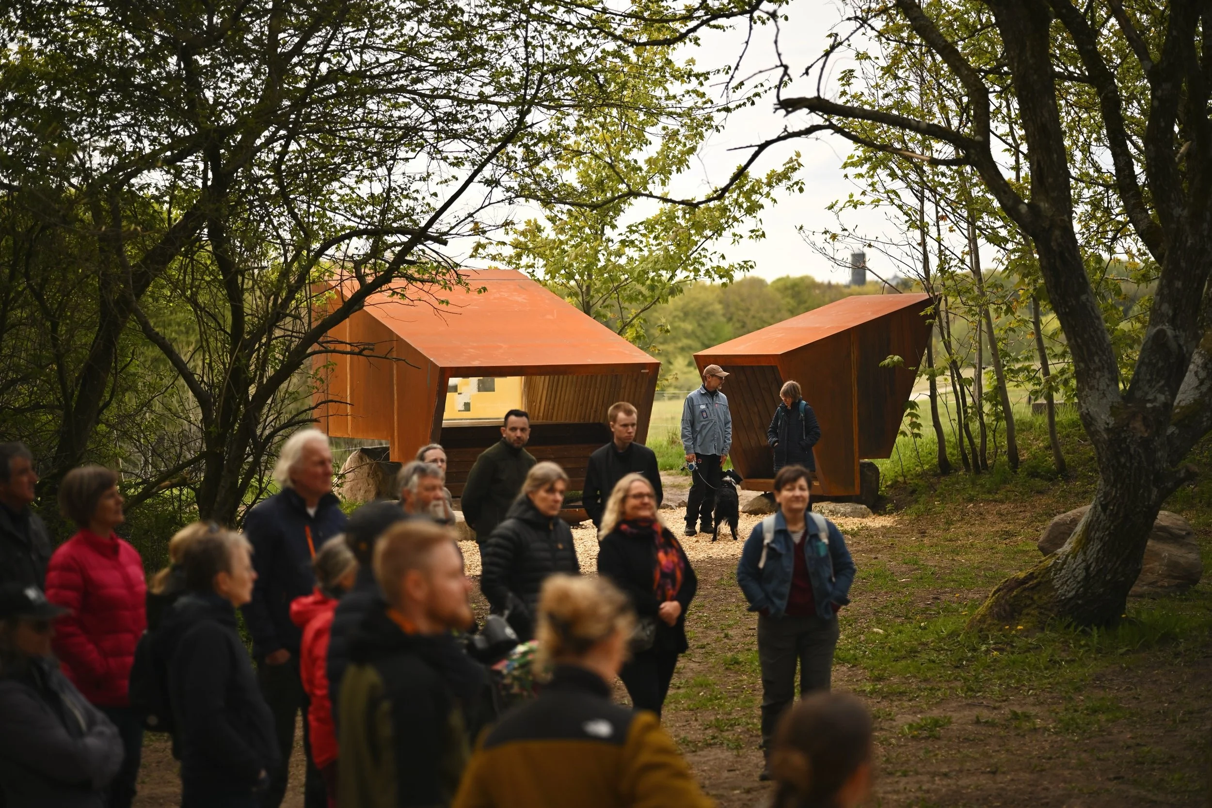 Geotopen is open!
A brand new shelter site, unlike any other in Denmark. 
100+ people attended the opening of this art infused nature shelter place. Iron clad, warm wooden interior, founded on massive boulders. Art inspired by the local flora. A big 