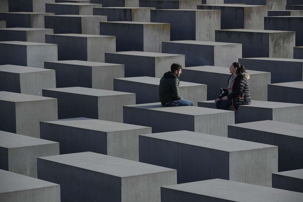 Berlin Holocaust Memorial to Jews of Europe 05.jpg