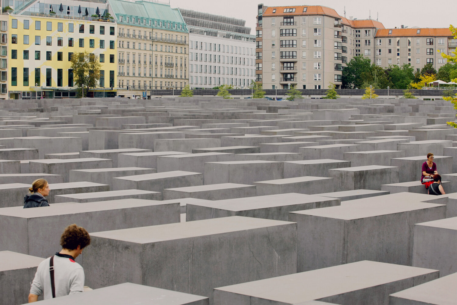Berlin Holocaust Memorial to Jews of Europe 04.jpg