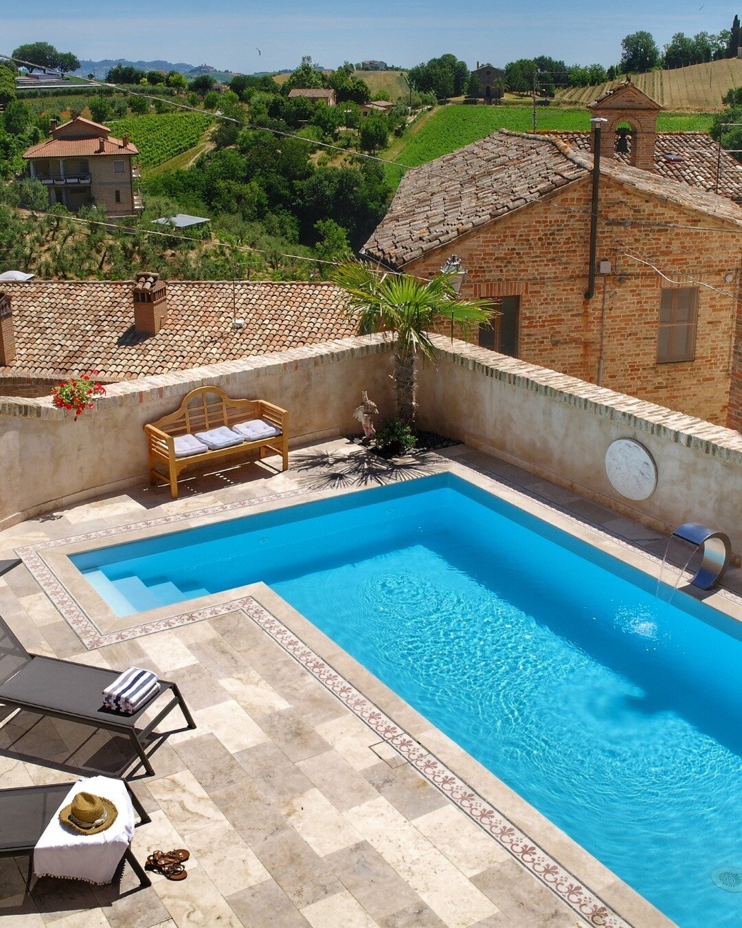 Offering seclusion in the quiet medieval hamlet of Patrignone, Il Riposo allows you to completely relax in a world of your own. 

The four double bedrooms, swimming pool, open living area and local restaurant provide the perfect backdrops for making 