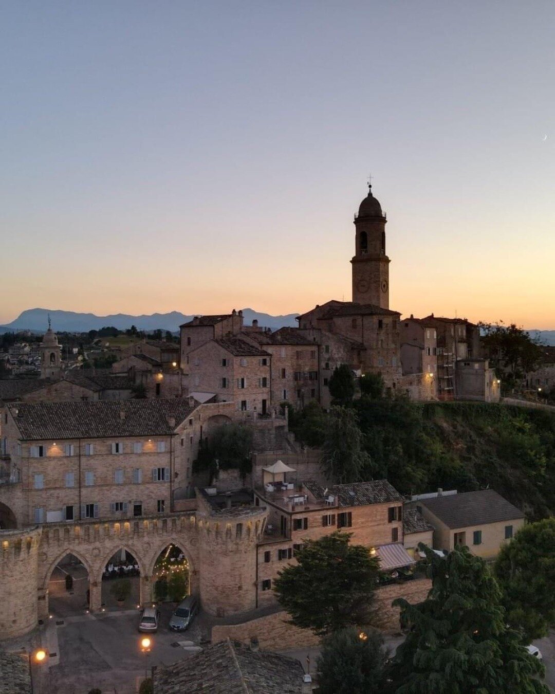 The medieval village of Petritoli offers a beautiful blend of tradition, culture and unique modern amenities.

Walk along the cobbled streets and discover stunning architecture in the form of churches, theatres and archways amongst buzzing bars and r