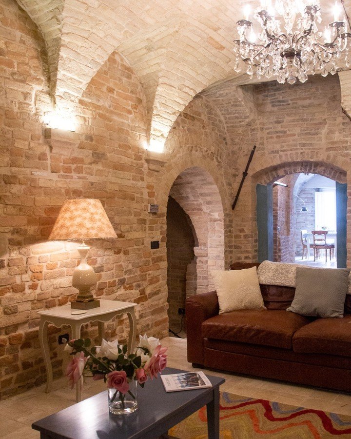 Elegant, cosy, light-filled and peaceful, Il Nido is your perfect Italian nest, tucked away in the heart of Petritoli.

Lovingly restored and full of charm, it&rsquo;s everything you imagine when you dream of a home in Italy 🕊️

#ilnidopetritoli #fr